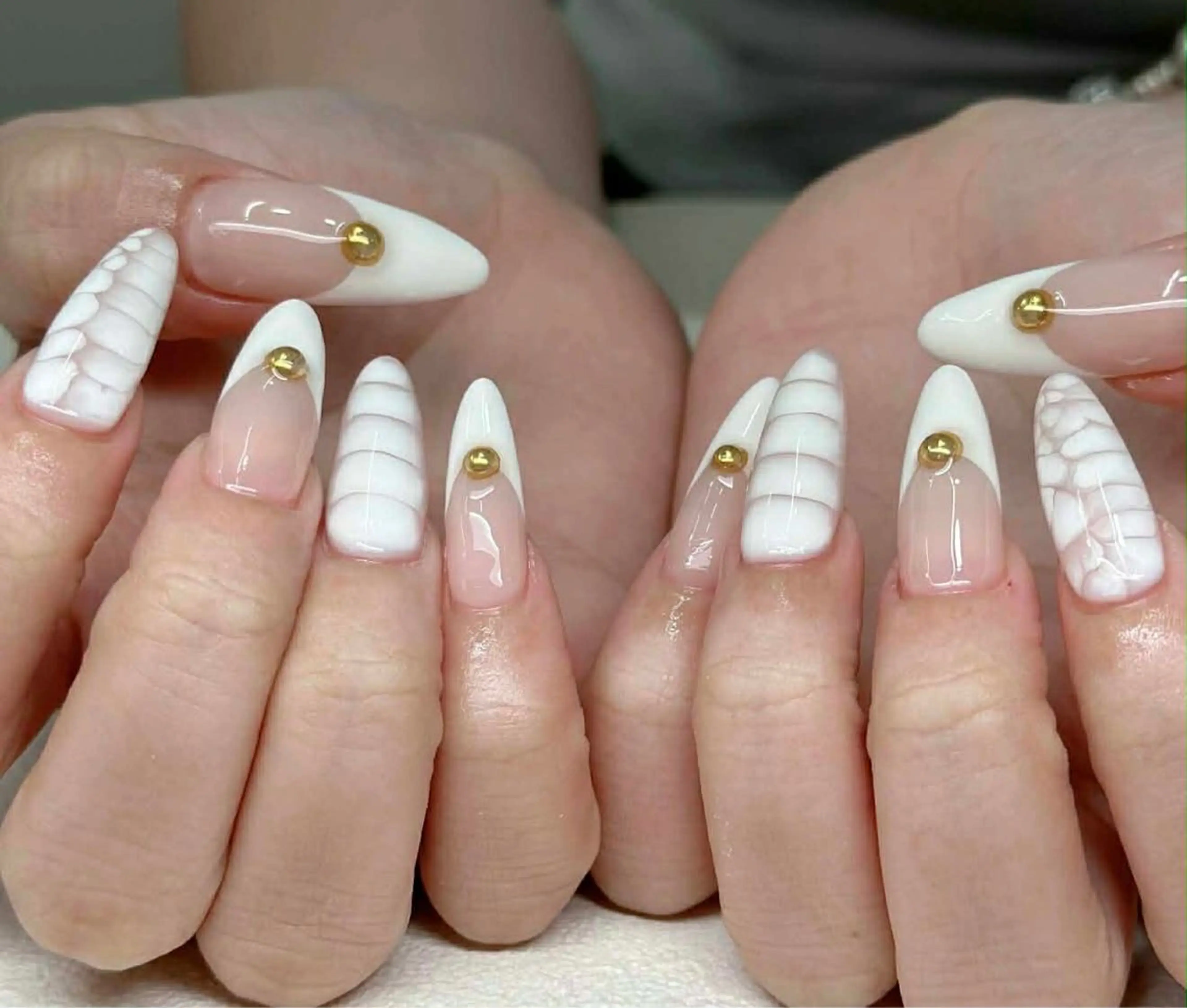 ネイル オーロラネイル ブルー チークネイル 長さ出し フットネイル ハンドネイル JIN 168 新大久保のネイルデザイン