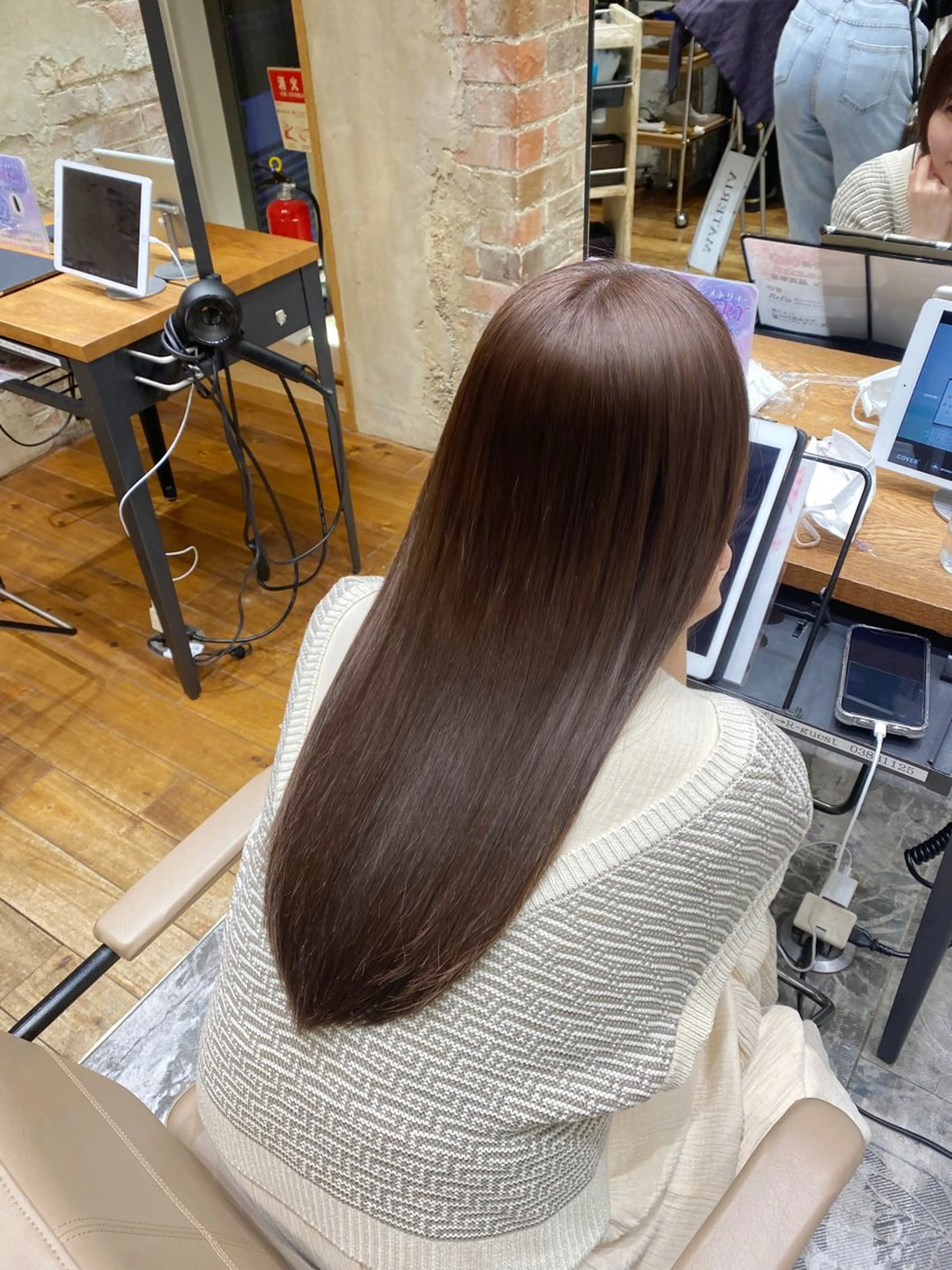 カラー ヘアカラー トリートメント 新宿/レイヤー 顔周りカット溝手優太のヘアスタイル