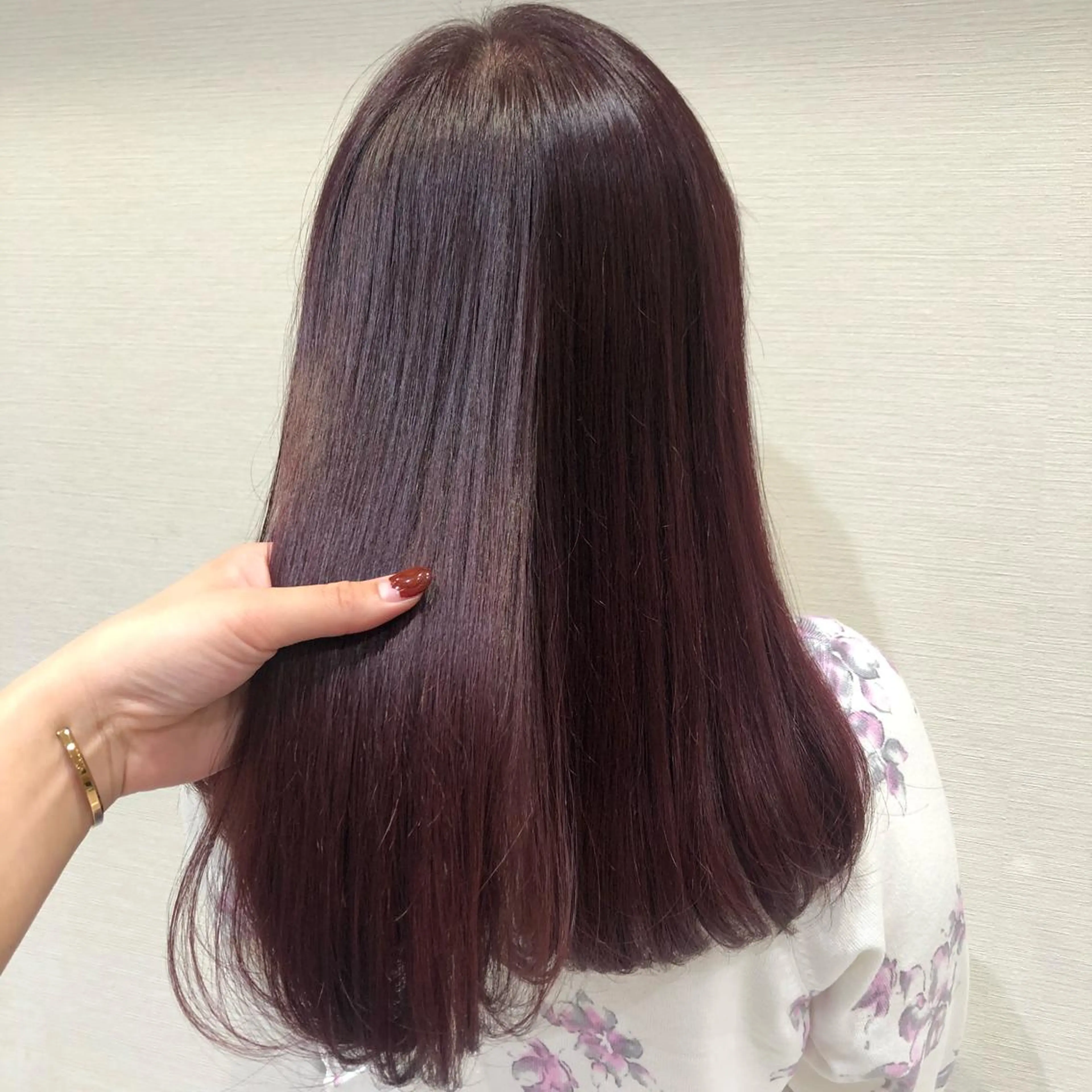 セミロング 赤阪 優奈のヘアスタイル