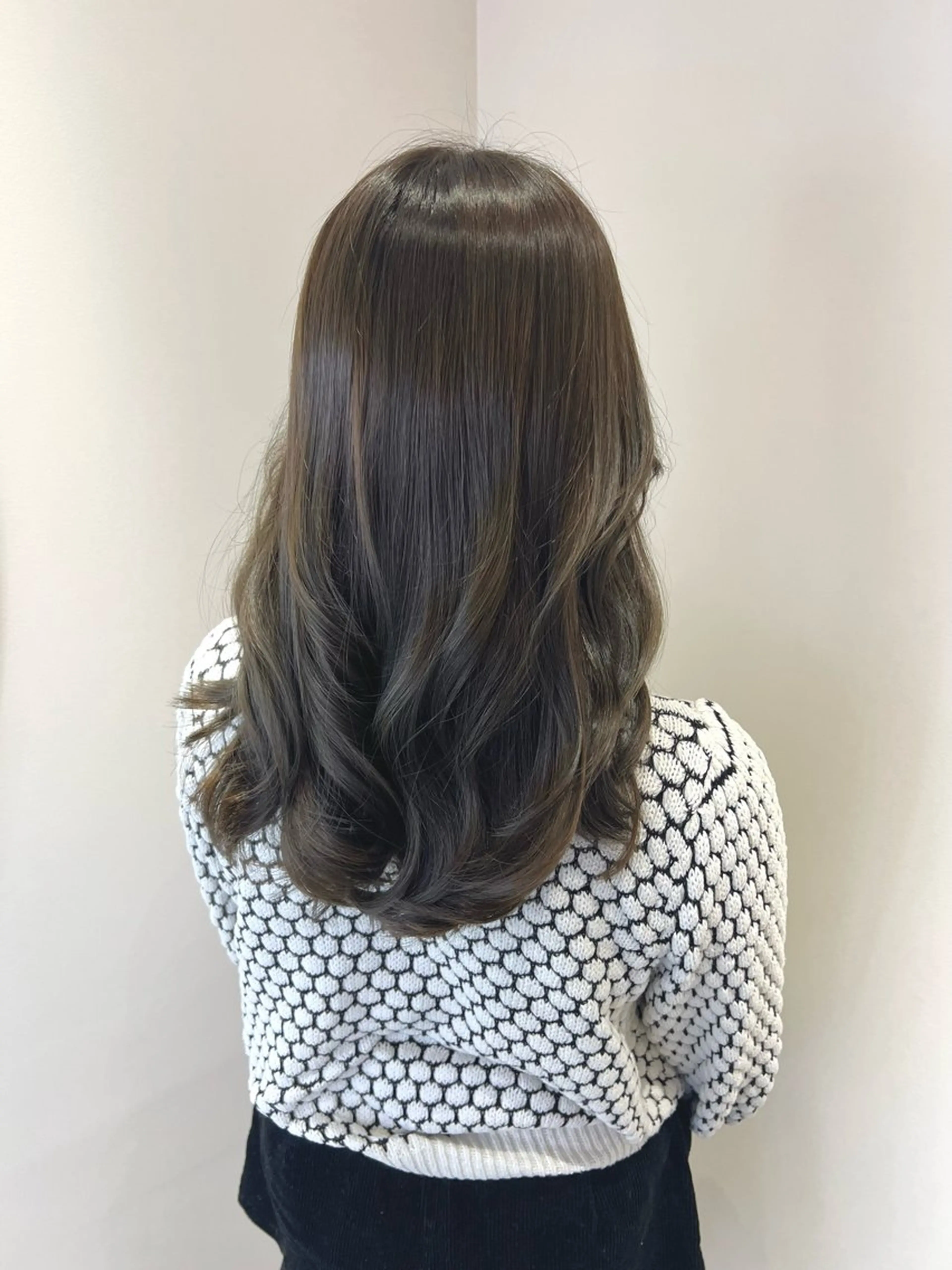 ミディアム ヘアカラー トリートメント 艶髪/透明感 レイヤー YUKIのヘアスタイル