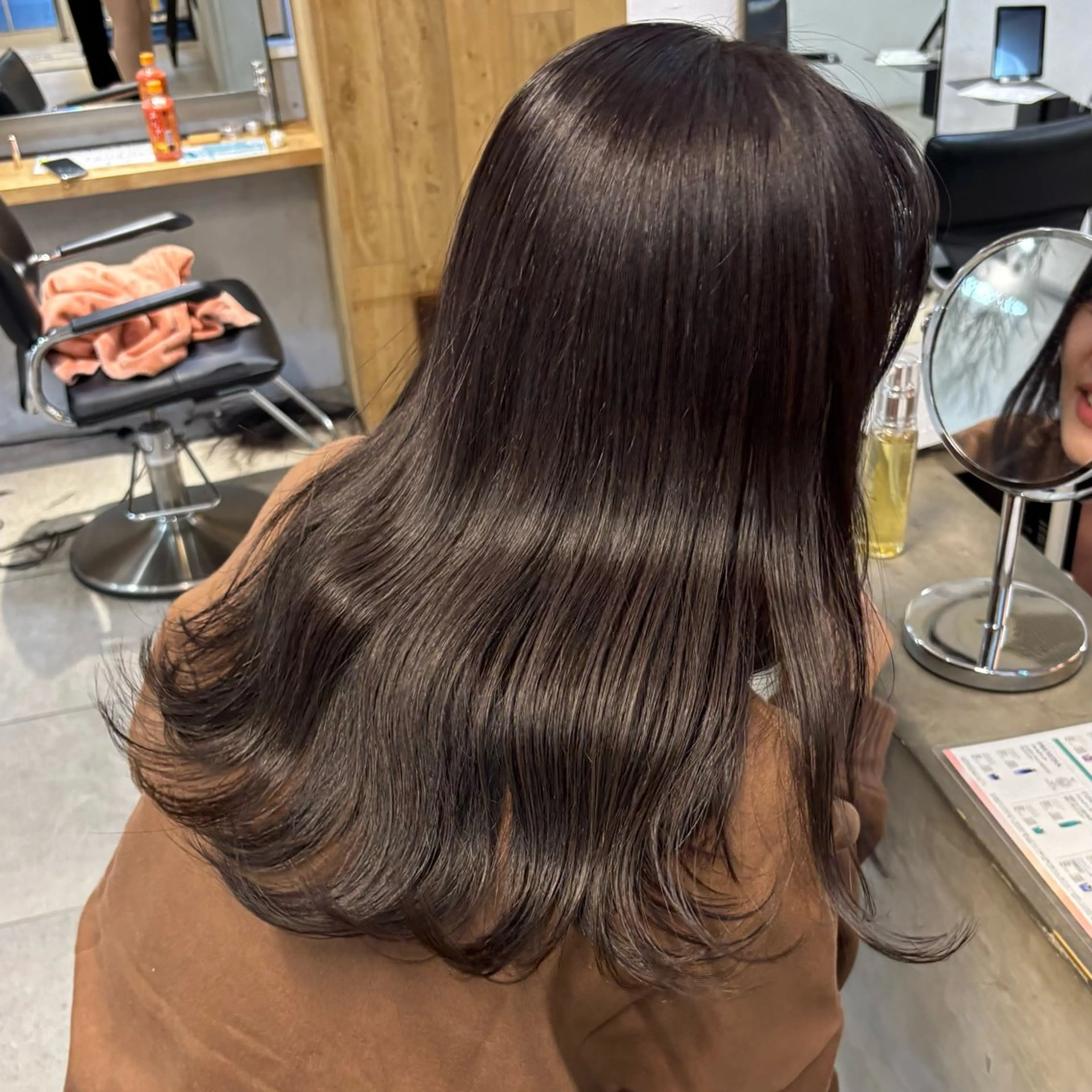 セミロング カット ヘアカラー トリートメント 盛れる透明感カラー・ momokaのヘアスタイル