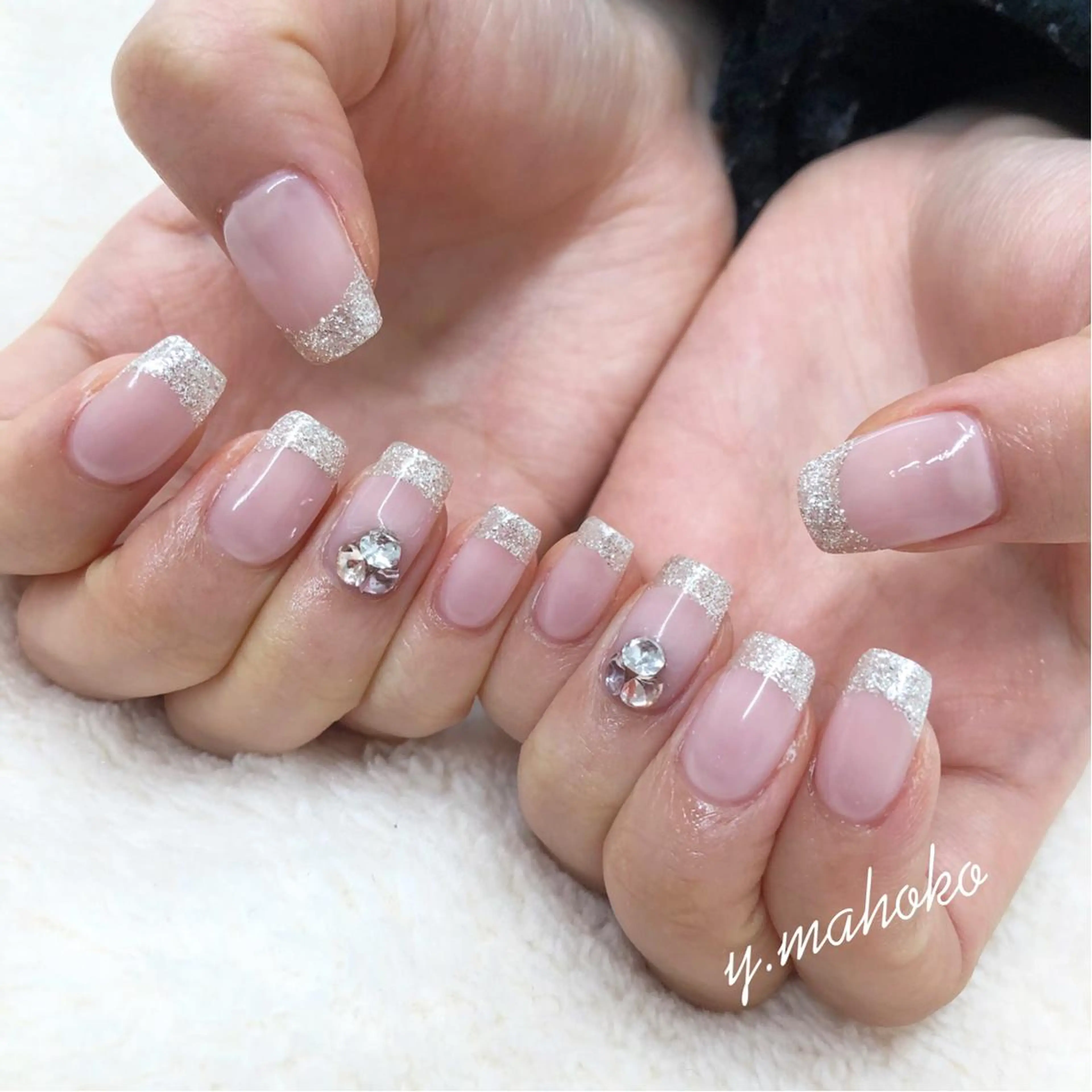 ネイル フレンチネイル ラメ(グリッター) ハンドネイル She nail studio 原宿所属・パラジェル有/ スカルプ/mahoのネイルデザイン