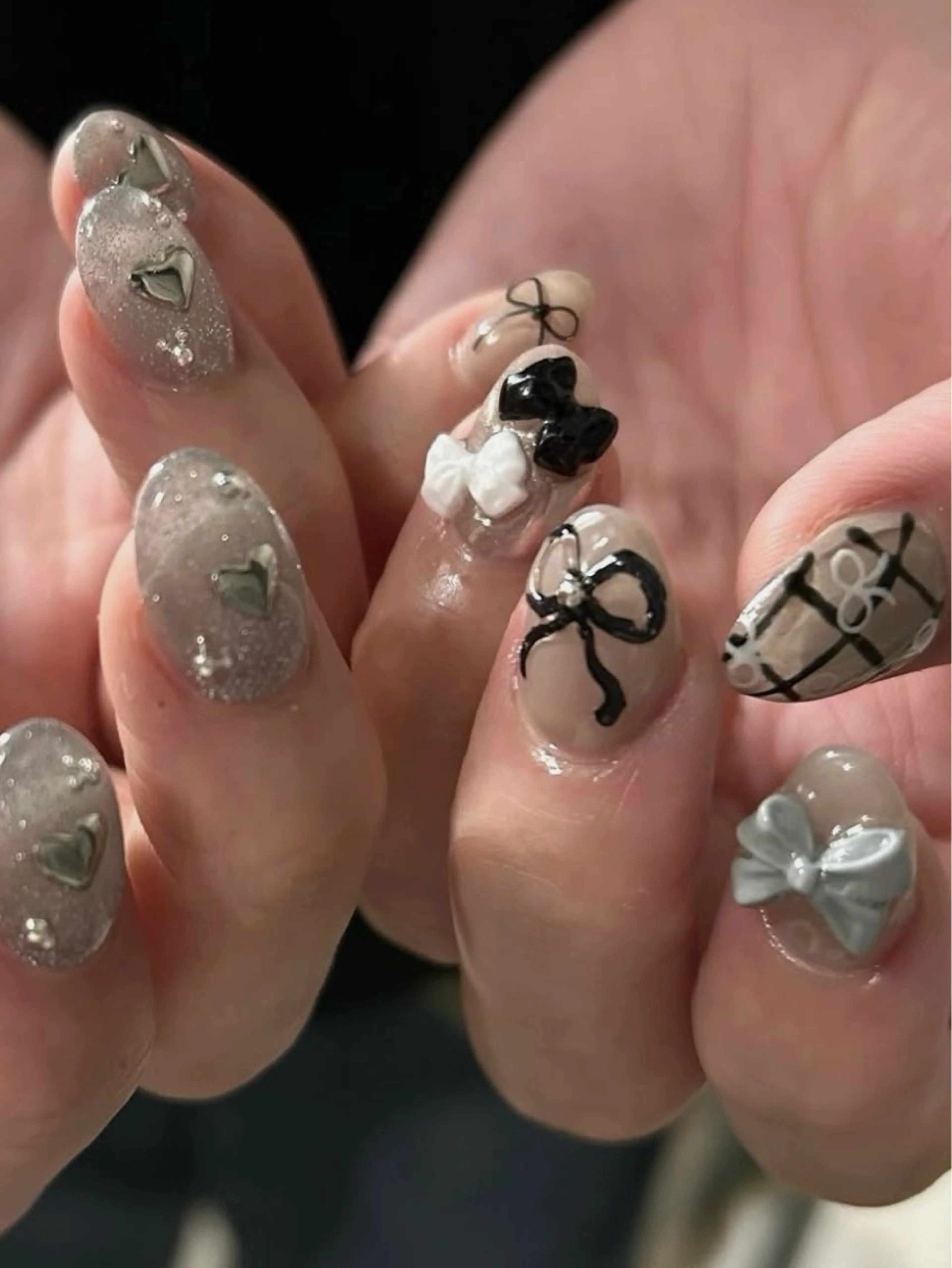 ネイル アートネイル ニュアンスネイル ぷっくりネイル talo .のネイルデザイン