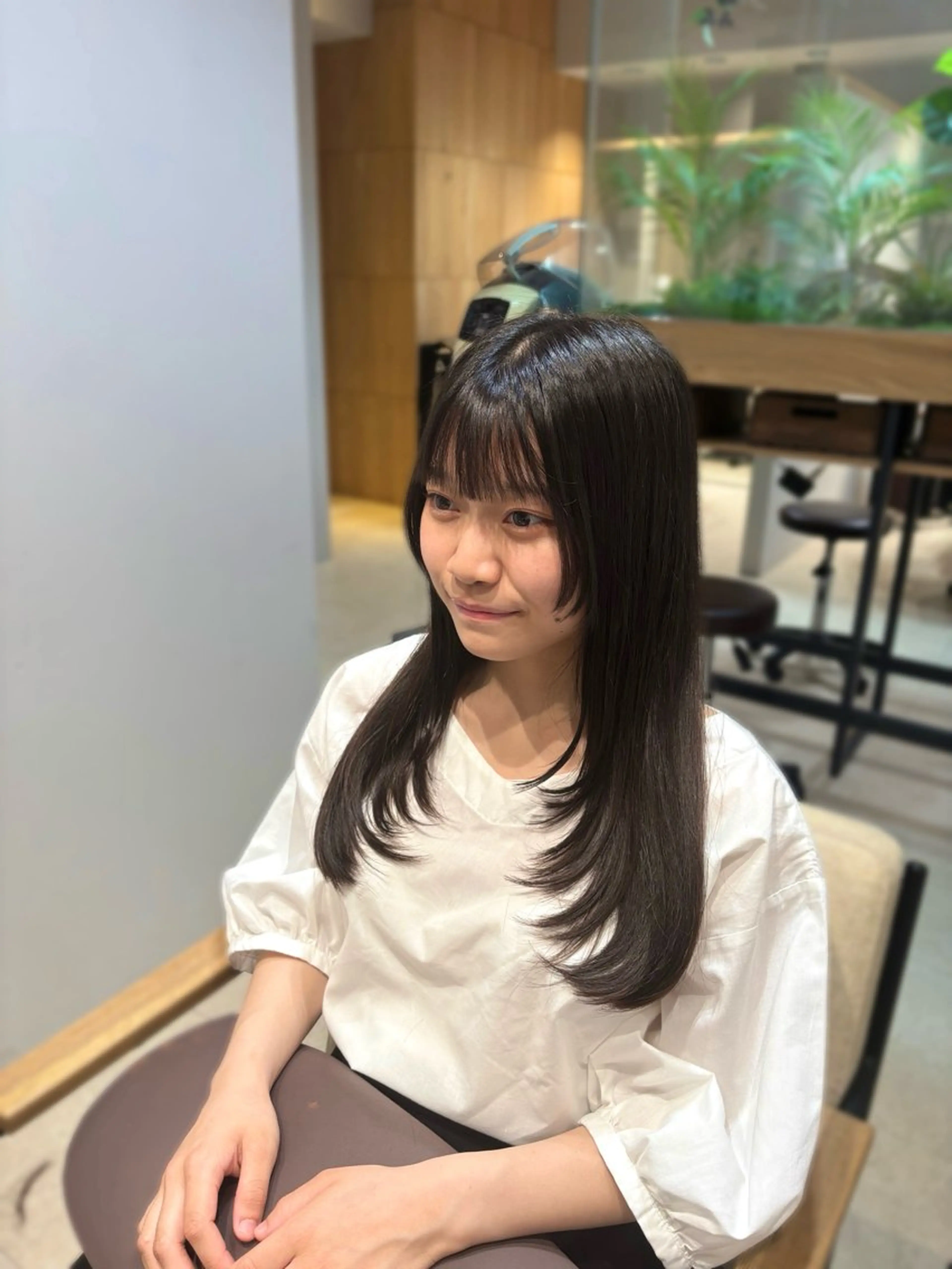 ロング 顔まわりレイヤー 顔周りカット レイヤーカット 末吉 帆華 AMELY呉服町店のヘアスタイル