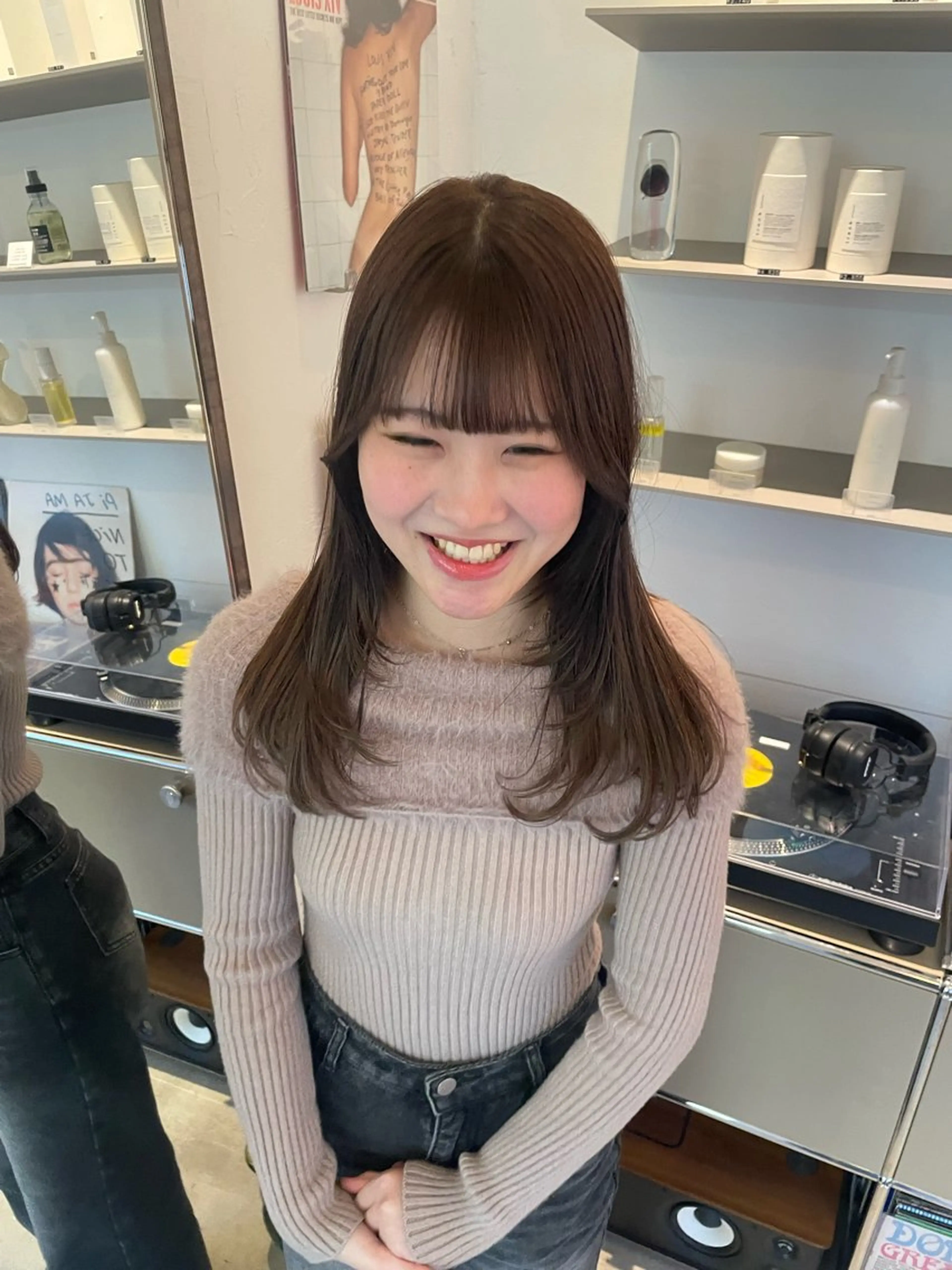 セミロング 顔周りカット レイヤーカット HITOMI 福岡パーマのヘアスタイル