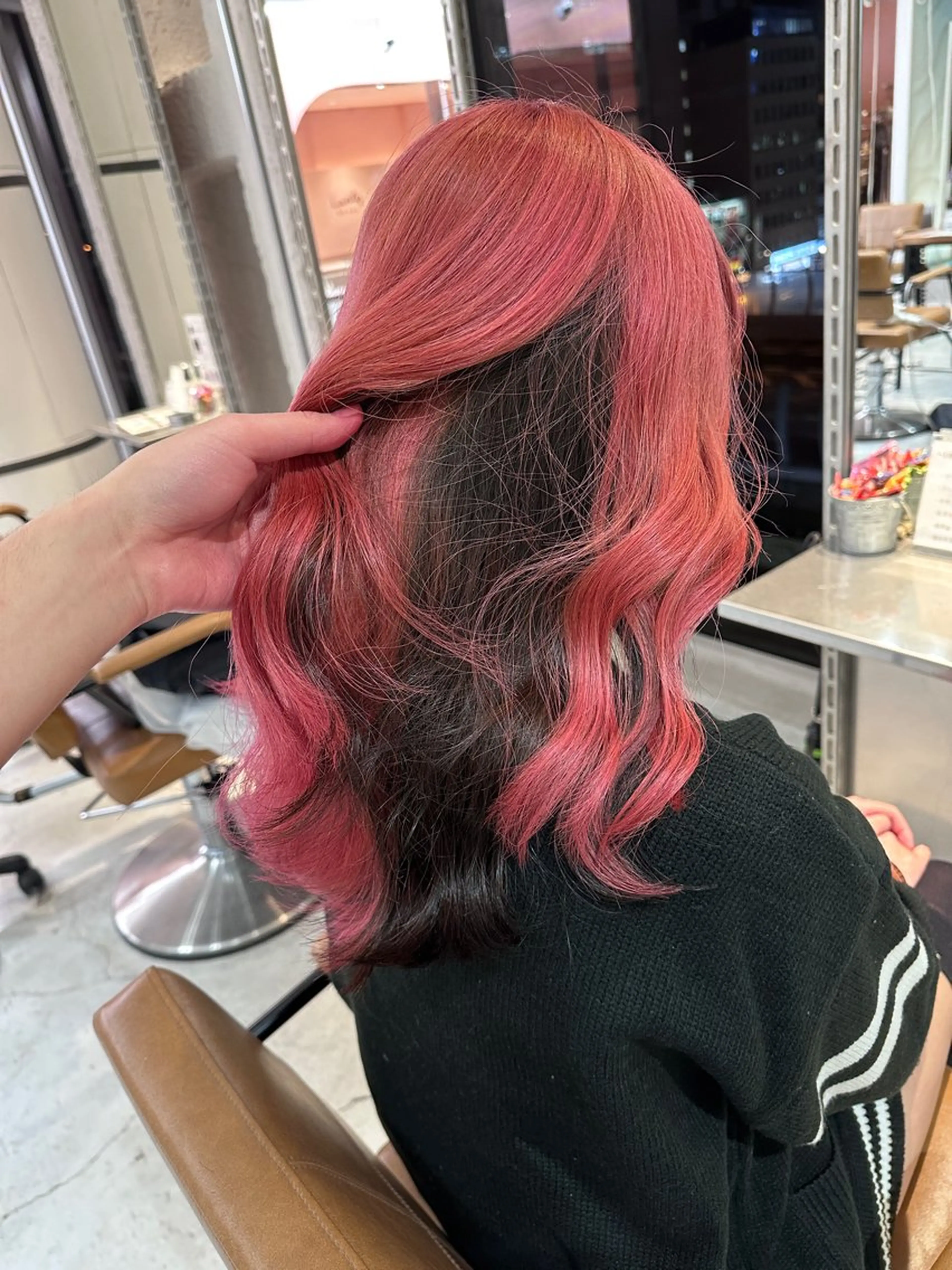 ロング カラー 黒髪 ピンクカラー レイヤーブリーチ特化 ホワイト専門/岸のヘアスタイル