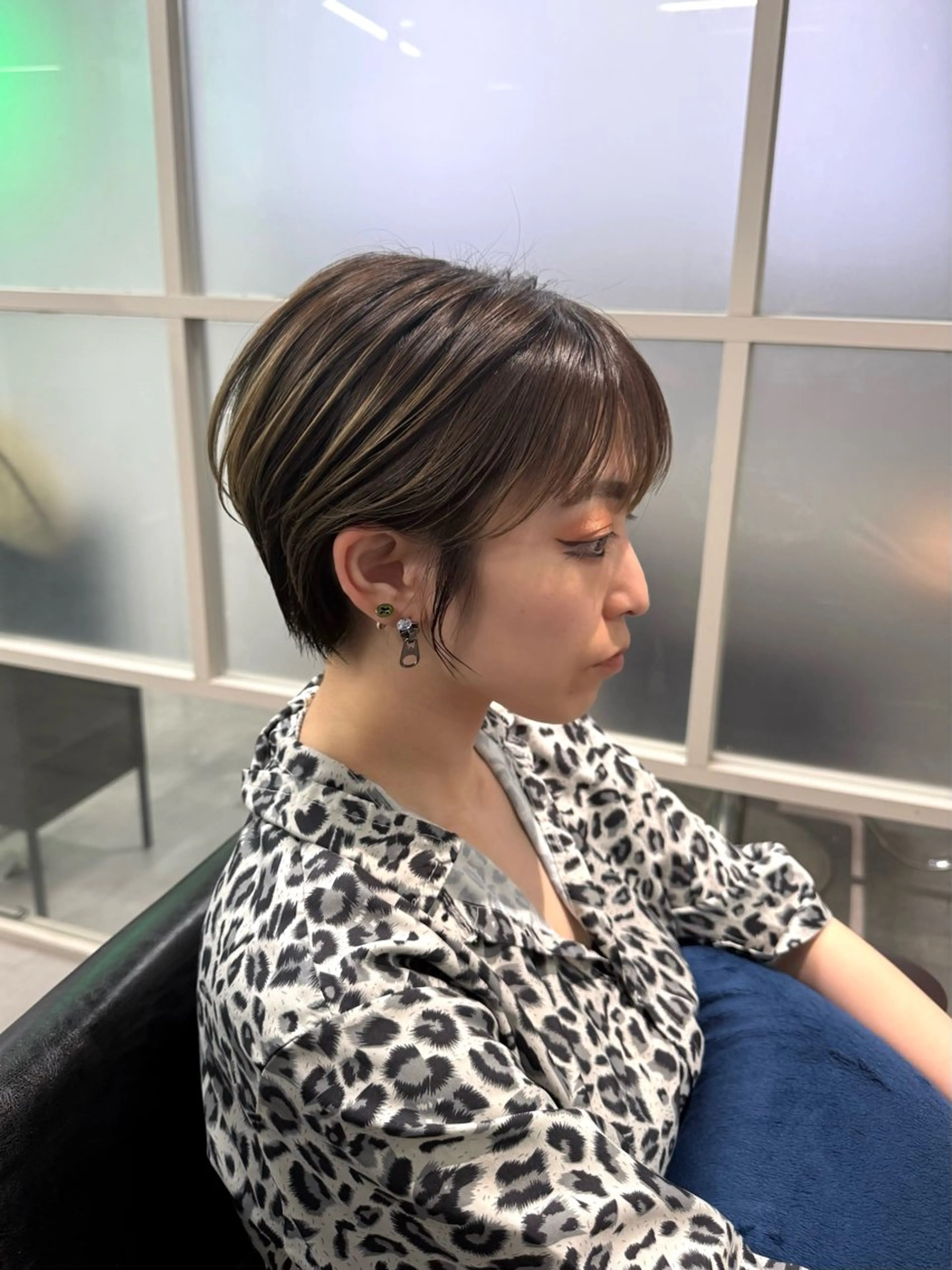 ショート ayano /レイヤー/艶カラーのヘアスタイル