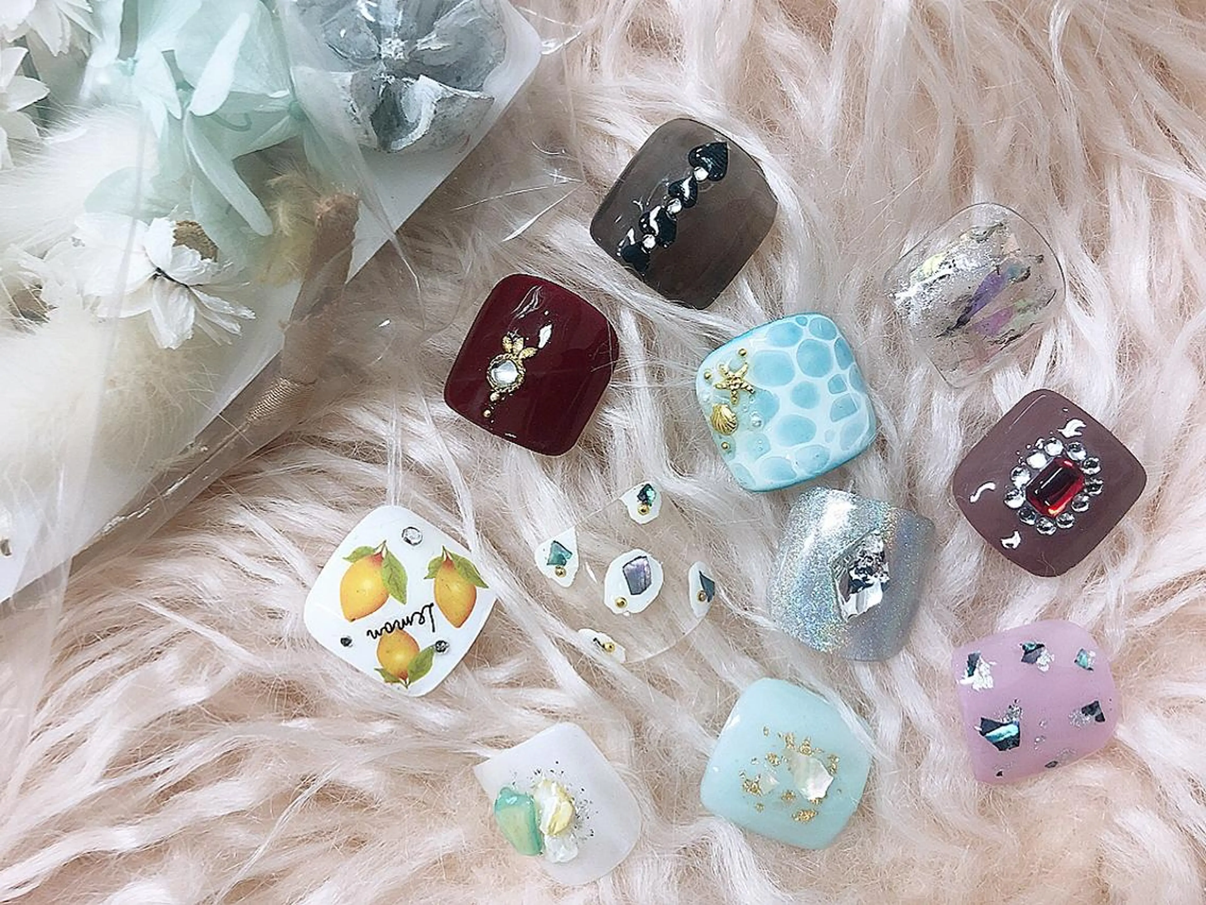 ショート ネイル フットネイル chéri sinagawaのネイルデザイン