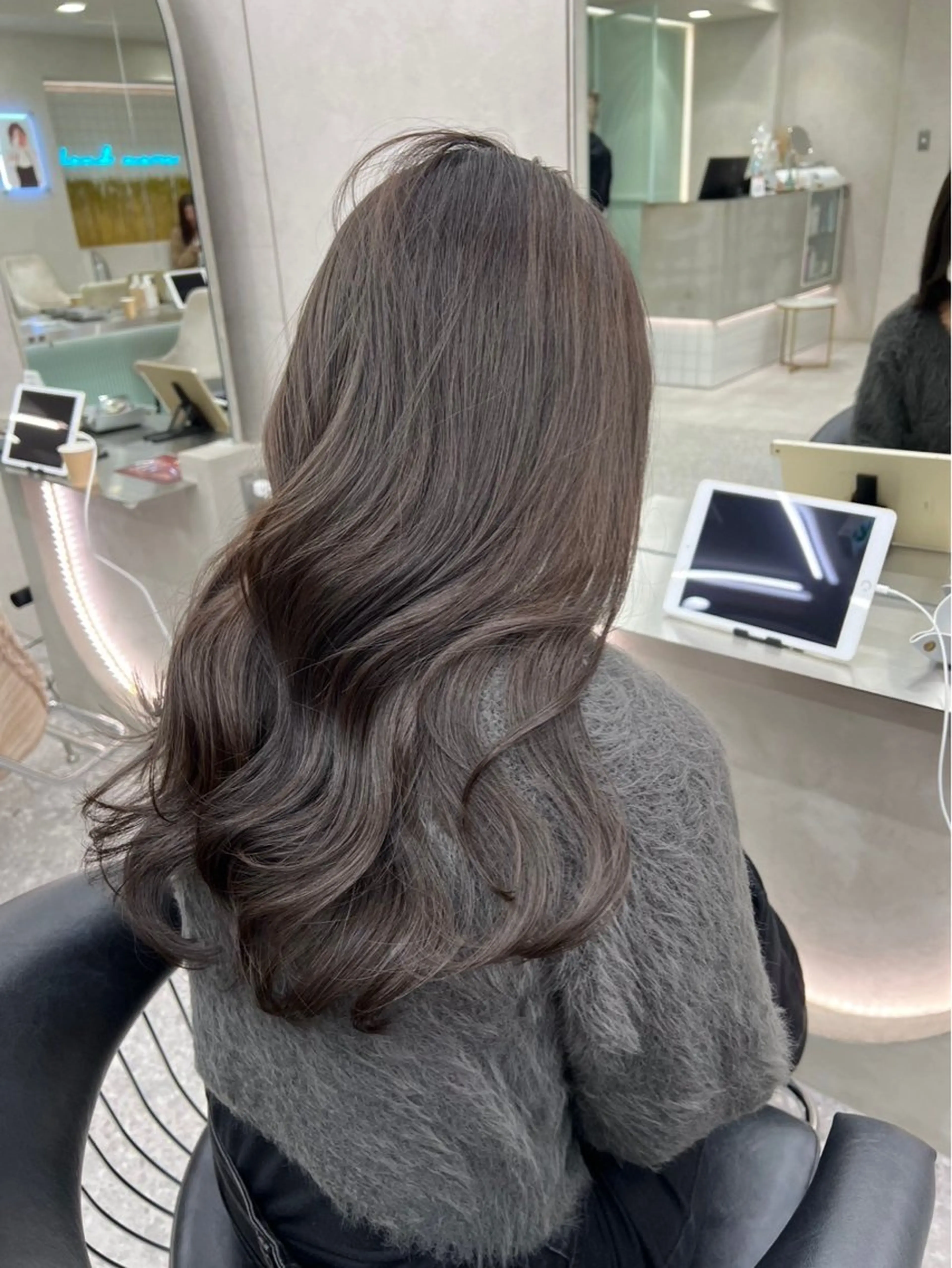 カラー ヘアカラー トリートメント あ い か 🎀 レイヤーカットのヘアスタイル