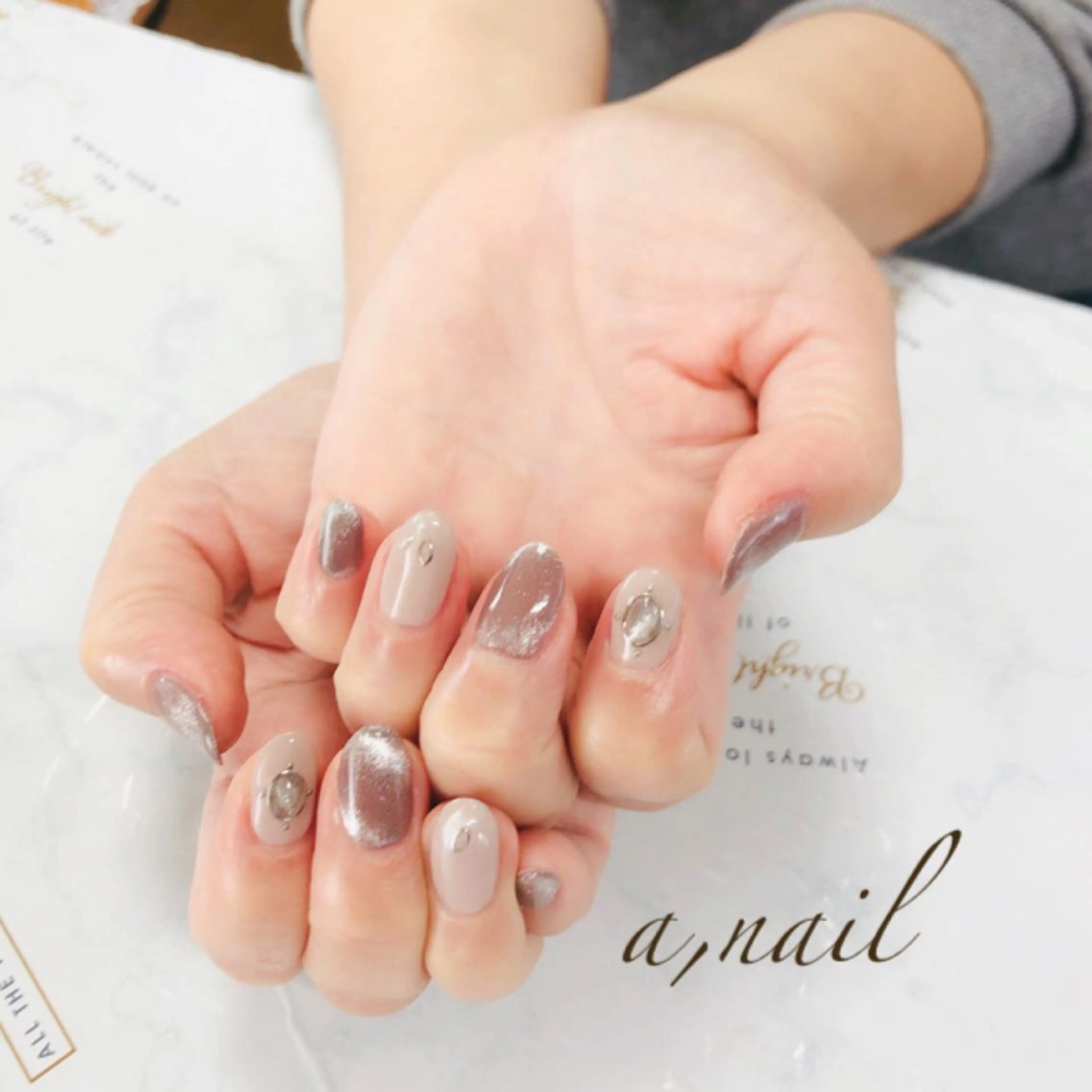 ネイル フットネイル ジェルネイル グラデーション ラメ(グリッター) ラメグラデーション ハンドネイル ネイルサロン エーネイルのネイルデザイン