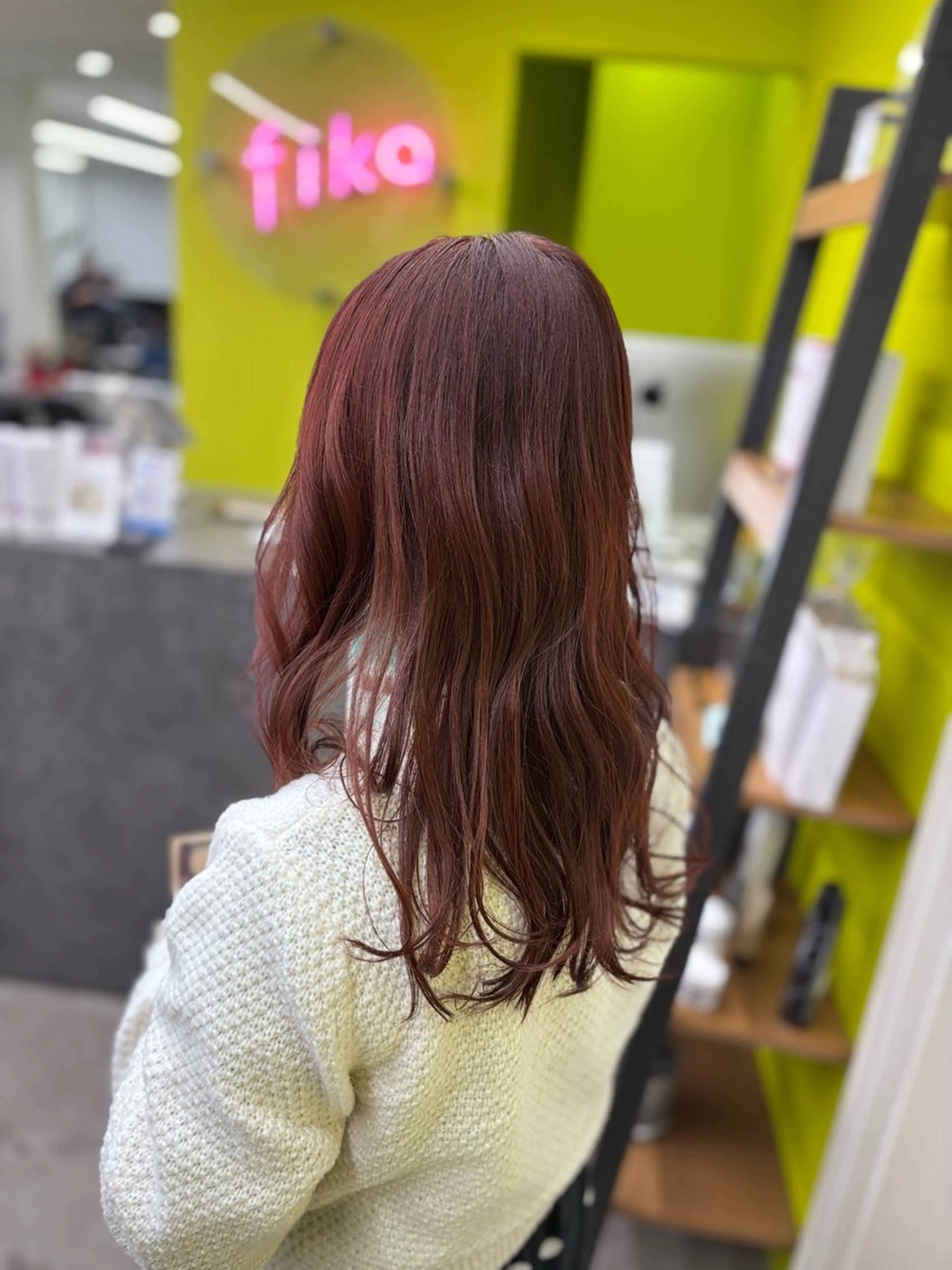 ロング カラー カシス レッドカラー 鈴木 ちさきのヘアスタイル