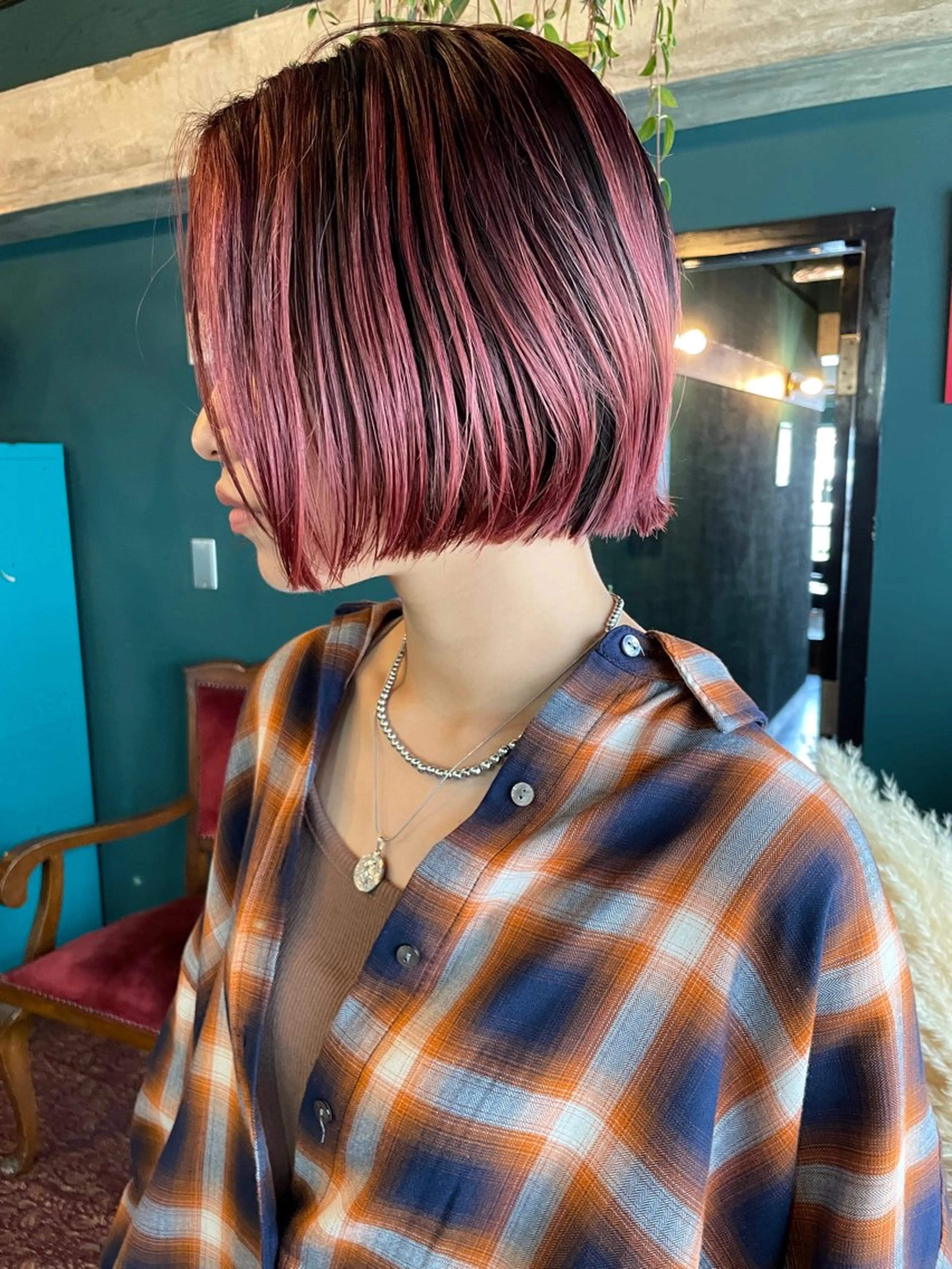 ミディアム レイヤーカット カット ヘアカラー トリートメント vivre libreのヘアスタイル