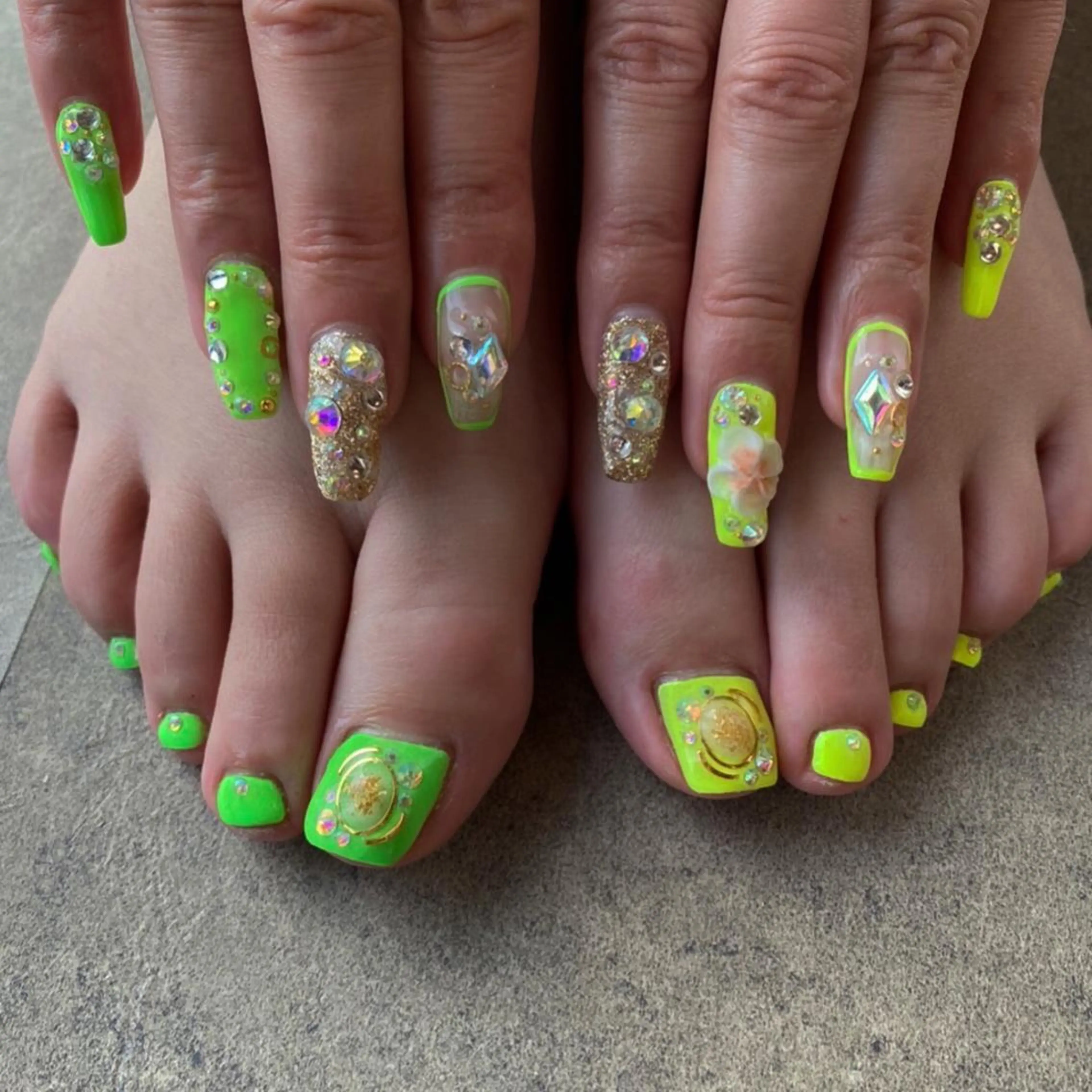 ネイル ハンドネイル フットネイル thrush nailsのネイルデザイン