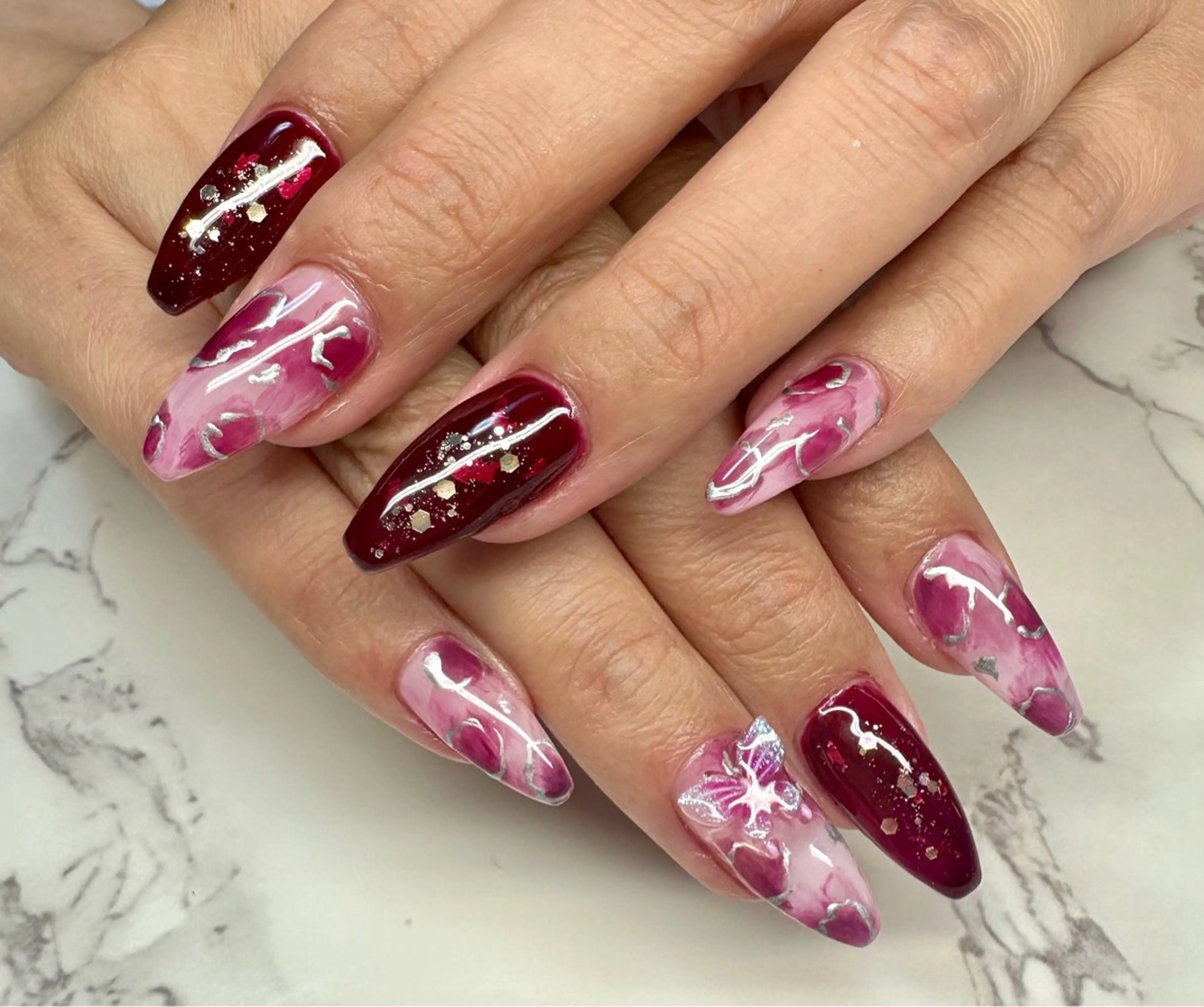 ネイル キラキラネイル マグネットネイル ミラーネイル ニュアンスネイル ワンカラーネイル M.N_ nailのネイルデザイン