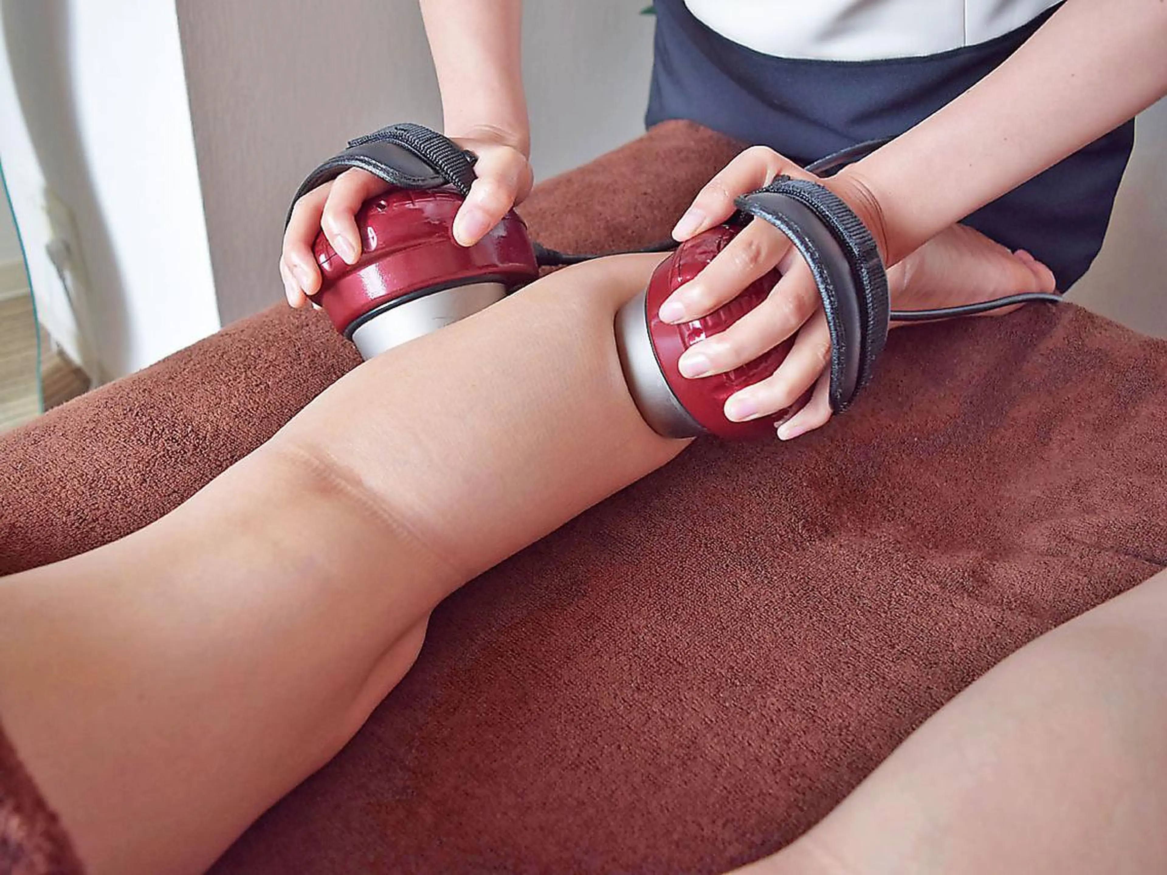 🔥汗がかきにくくて水太りの方へ🔥キャビテーション痩身40分+よもぎ蒸し30分の写真