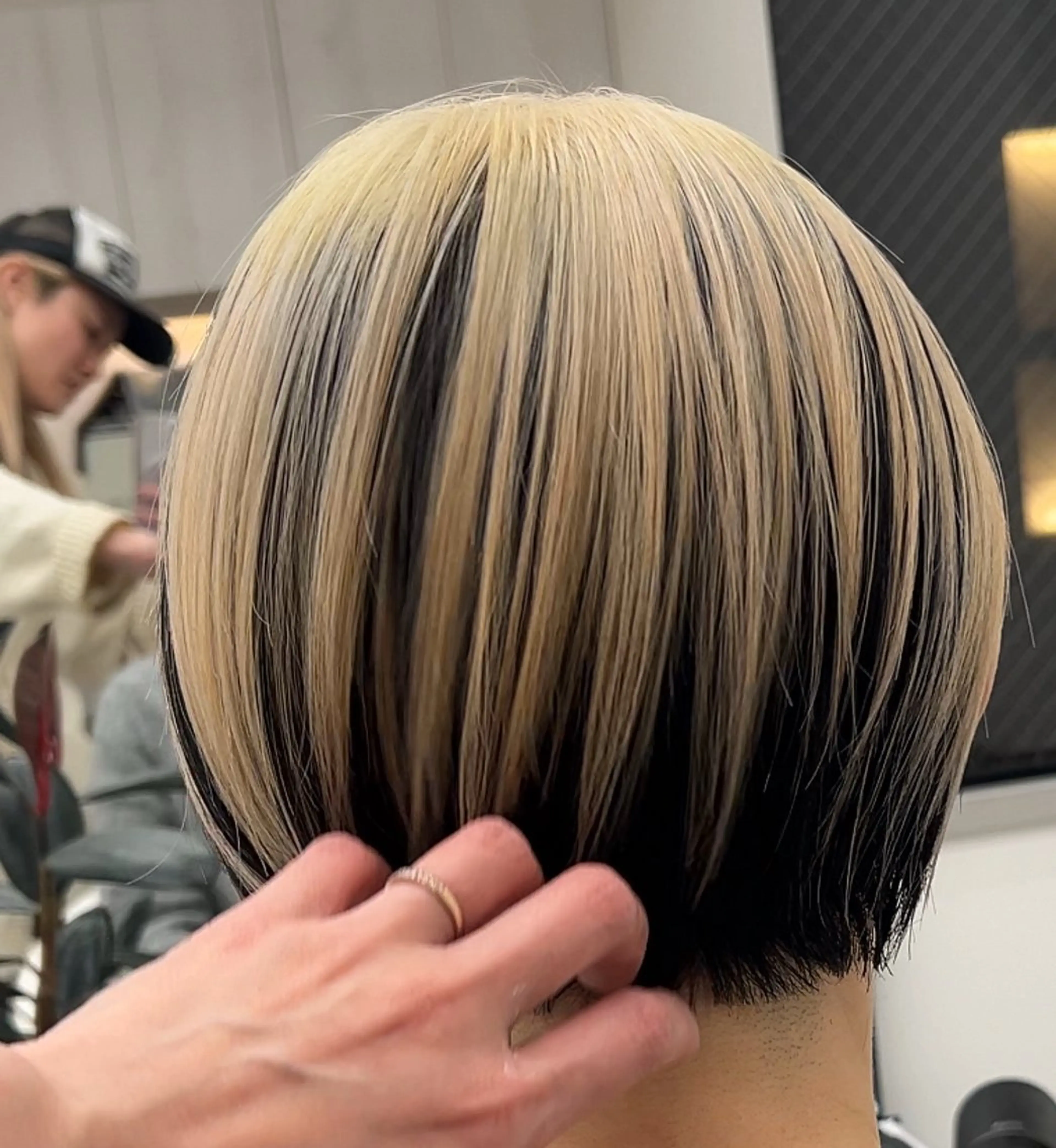 カラー 銀座バレイヤージュ 蓑田朝菜のヘアスタイル