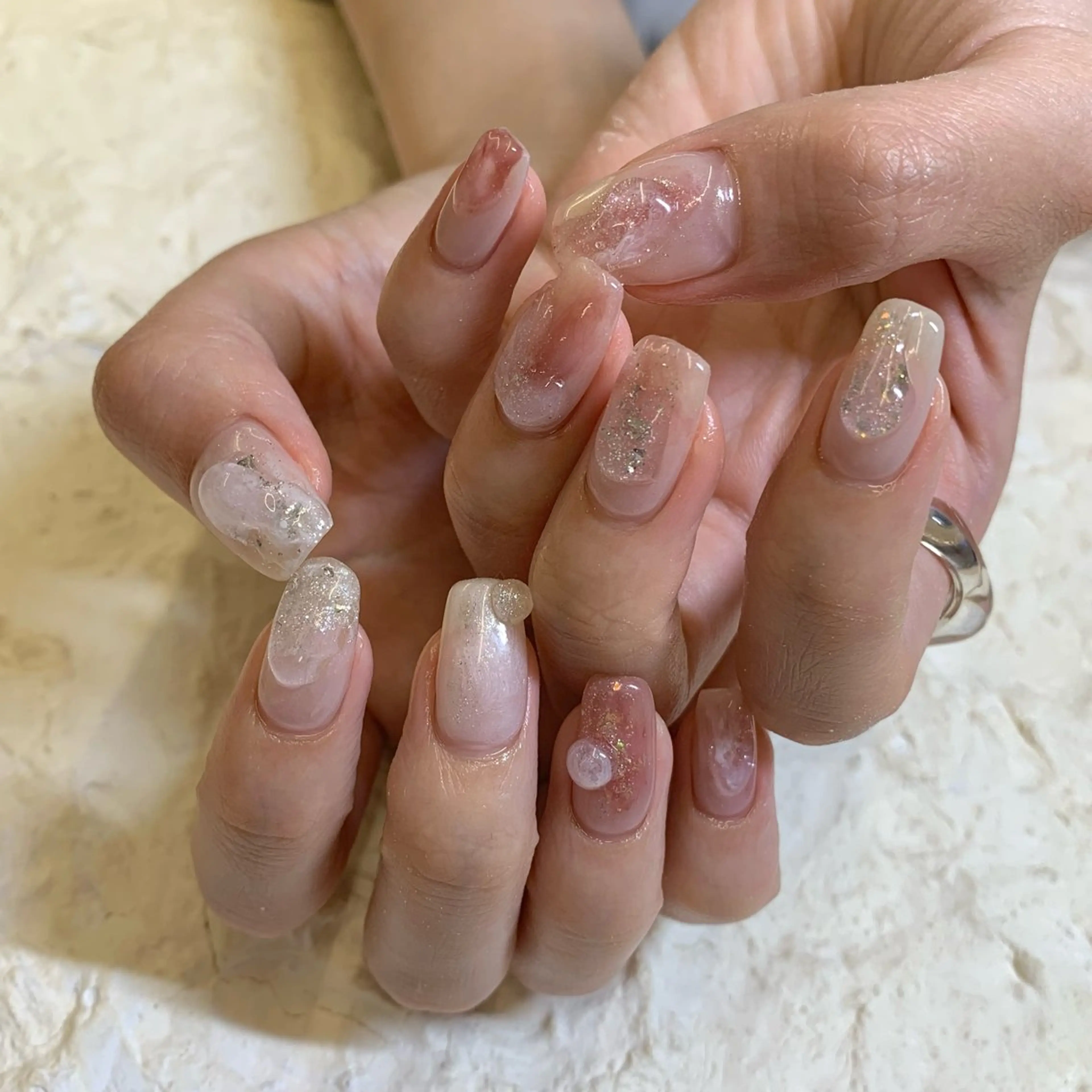 ネイル ピンク マキノ ユイのネイルデザイン