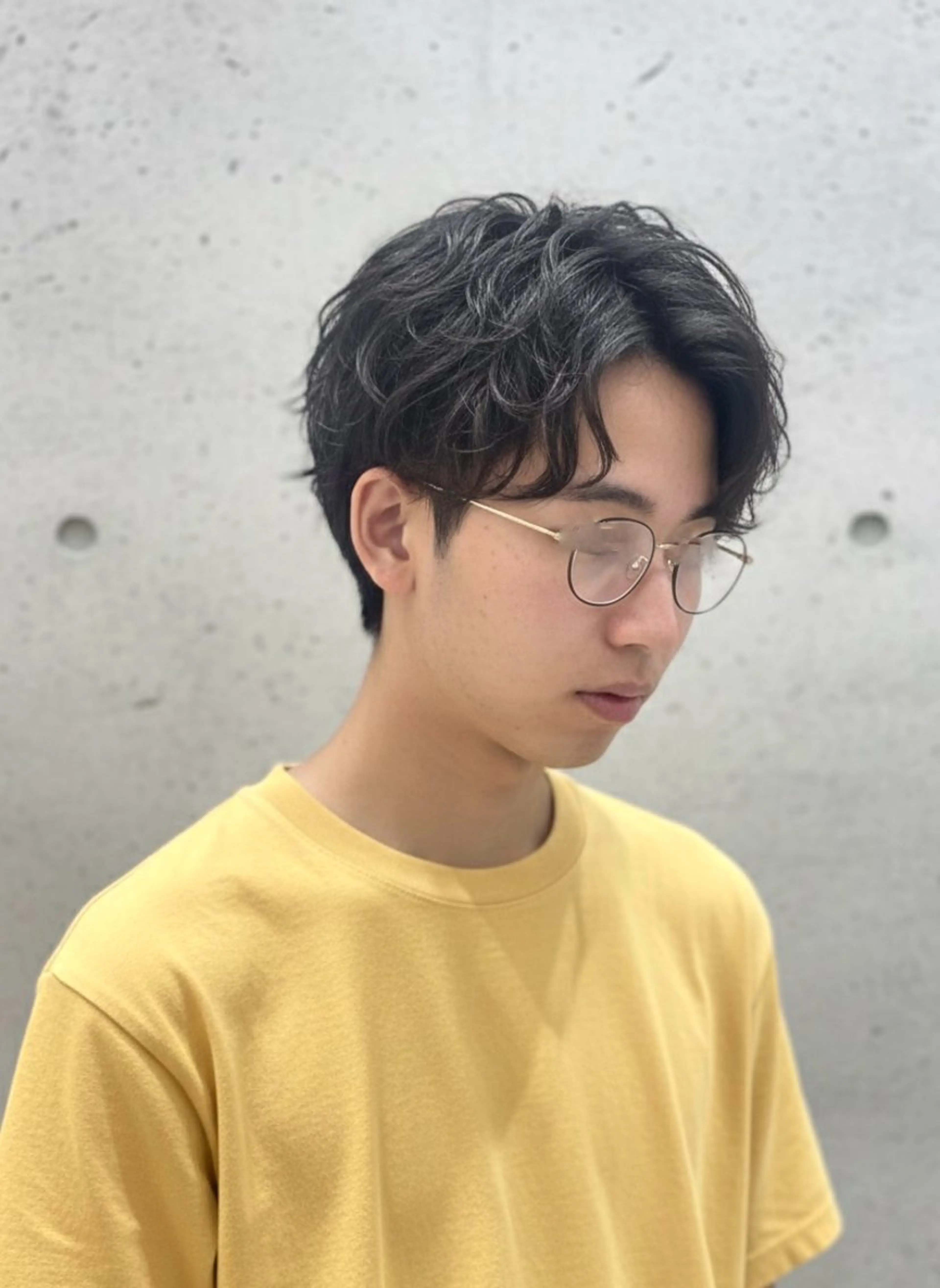 ショート パーマ メンズ センターパート メンズパーマ ツーブロック カット パーマ 大人メンズパーマ /石川瑠青のヘアスタイル