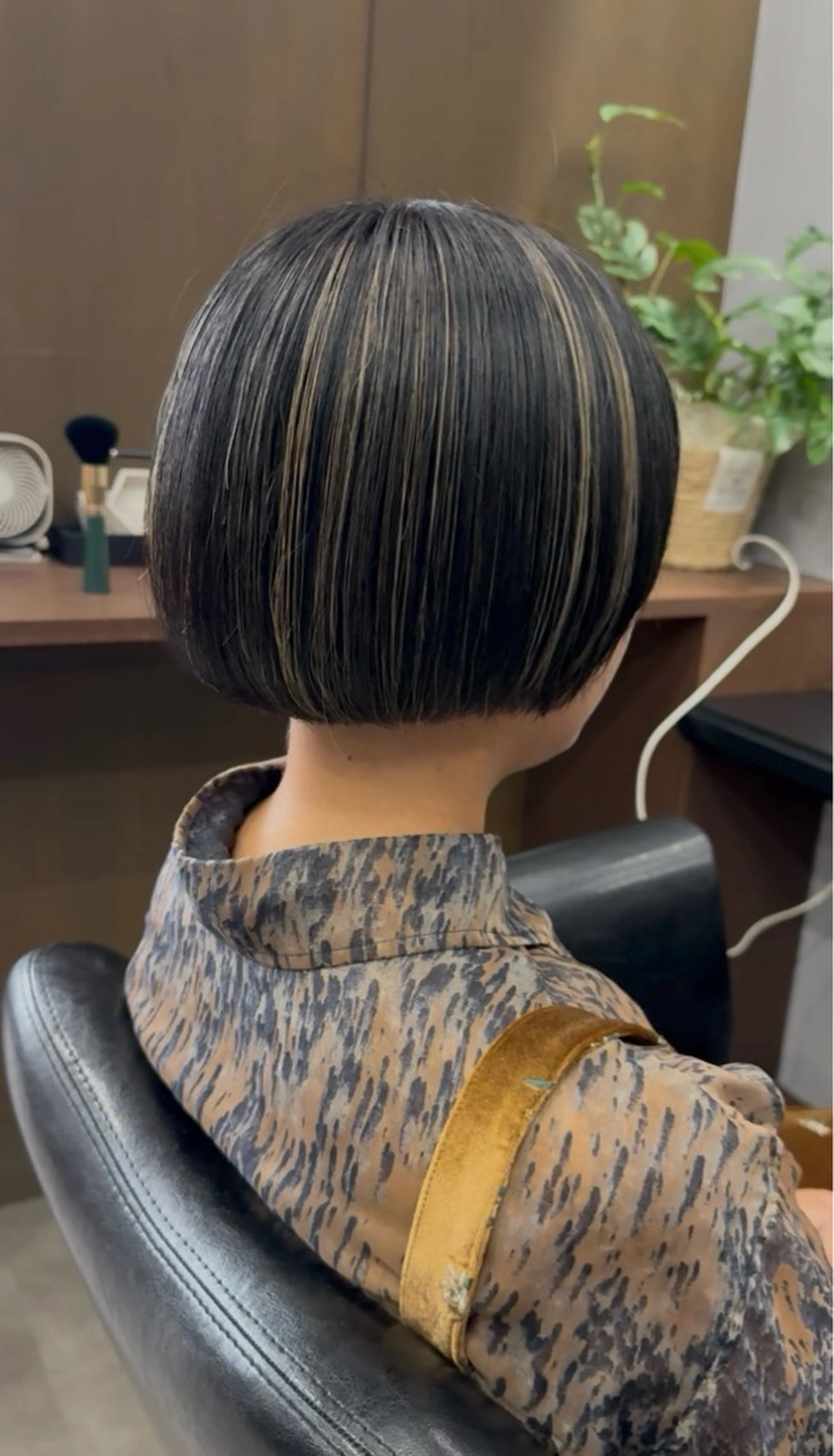ショート ハイライト カット ヘアカラー 藤中 隆悟のヘアスタイル