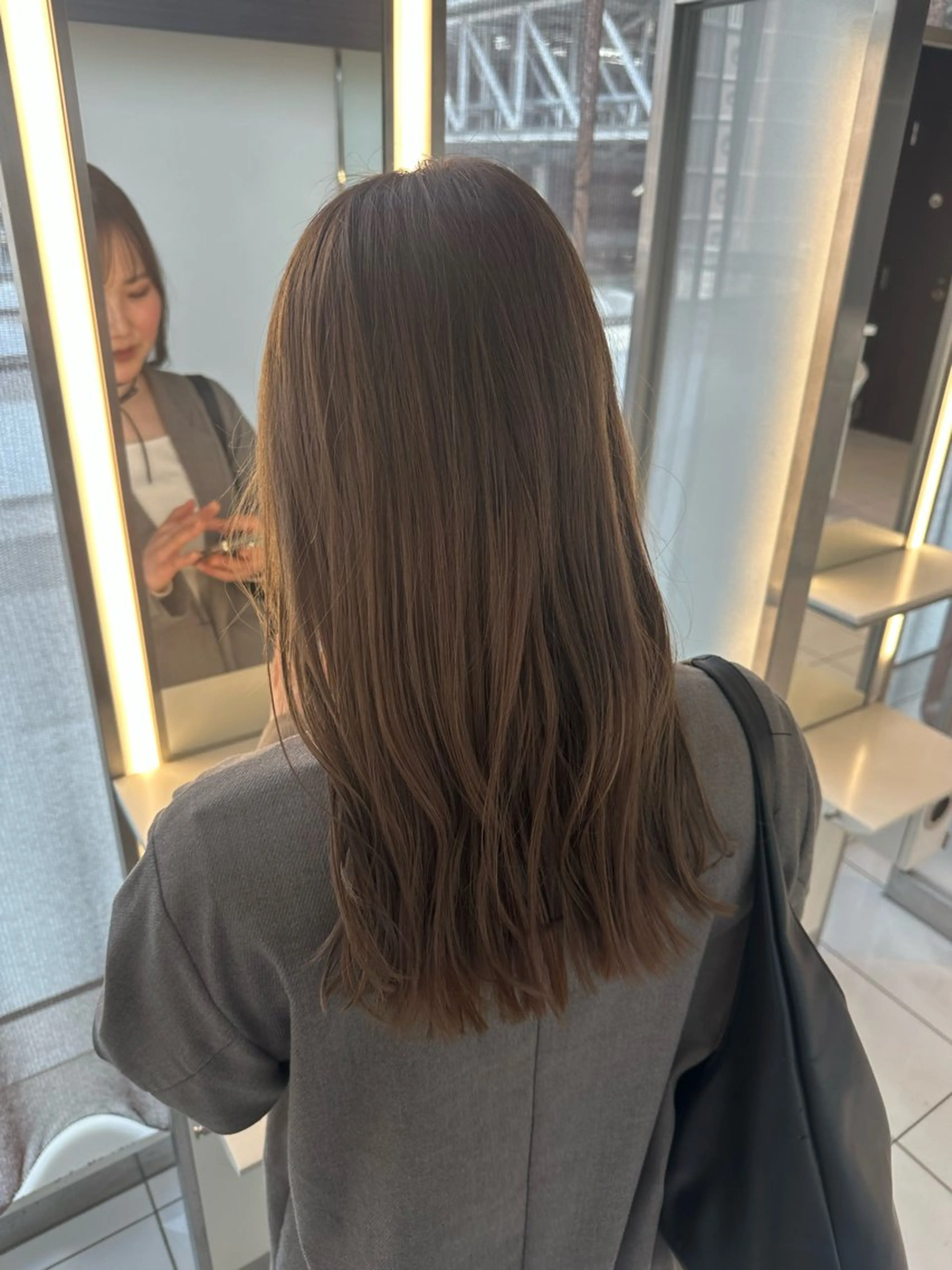 ロング カット ヘアカラー トリートメント 小寺 唯希のヘアスタイル