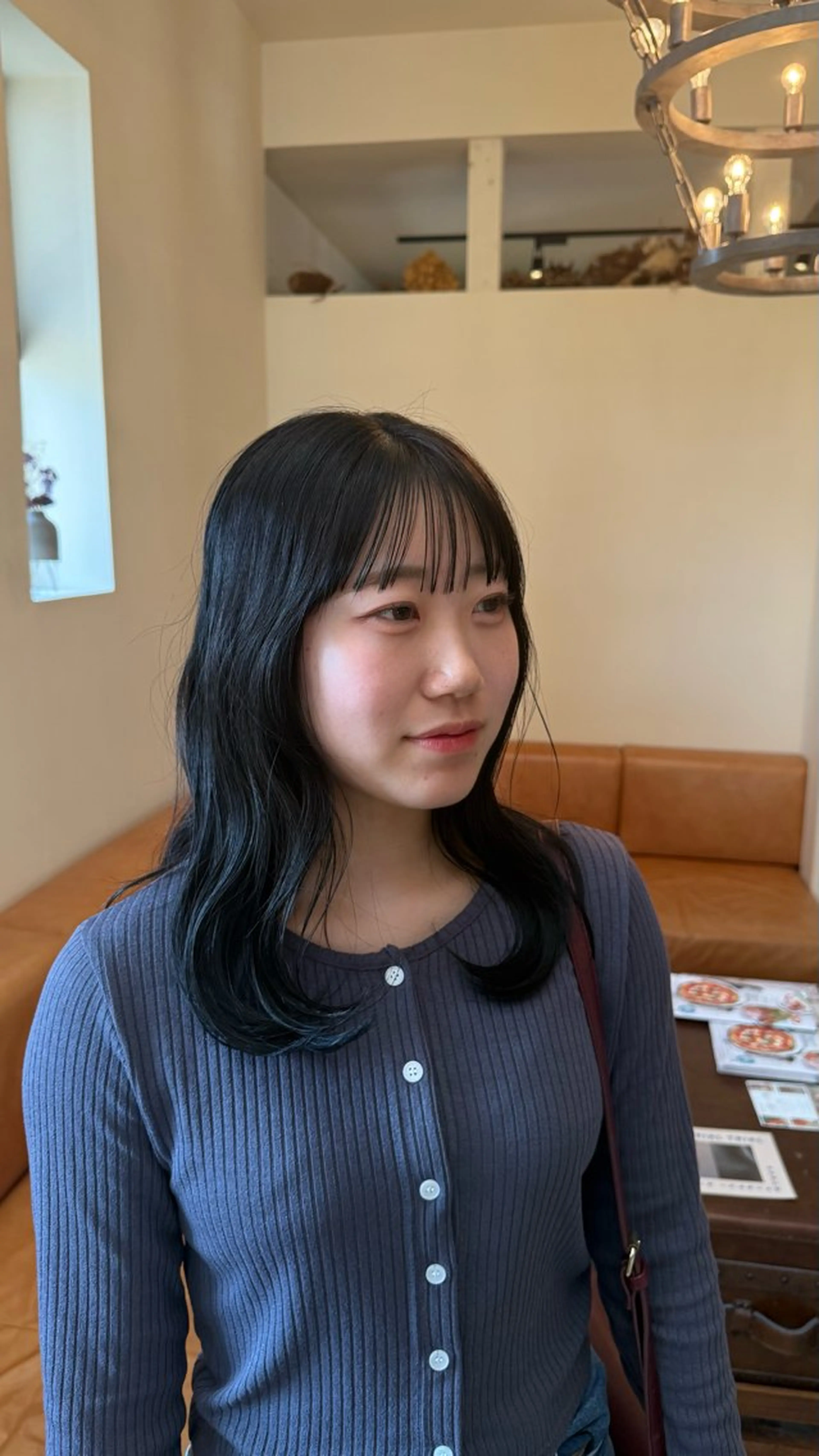 セミロング カラー 黒髪 ブルーカラー ブルーブラック 透明感カラー カット ヘアカラー 髪質改善/暖色カラー /レイヤーカット/翠のヘアスタイル