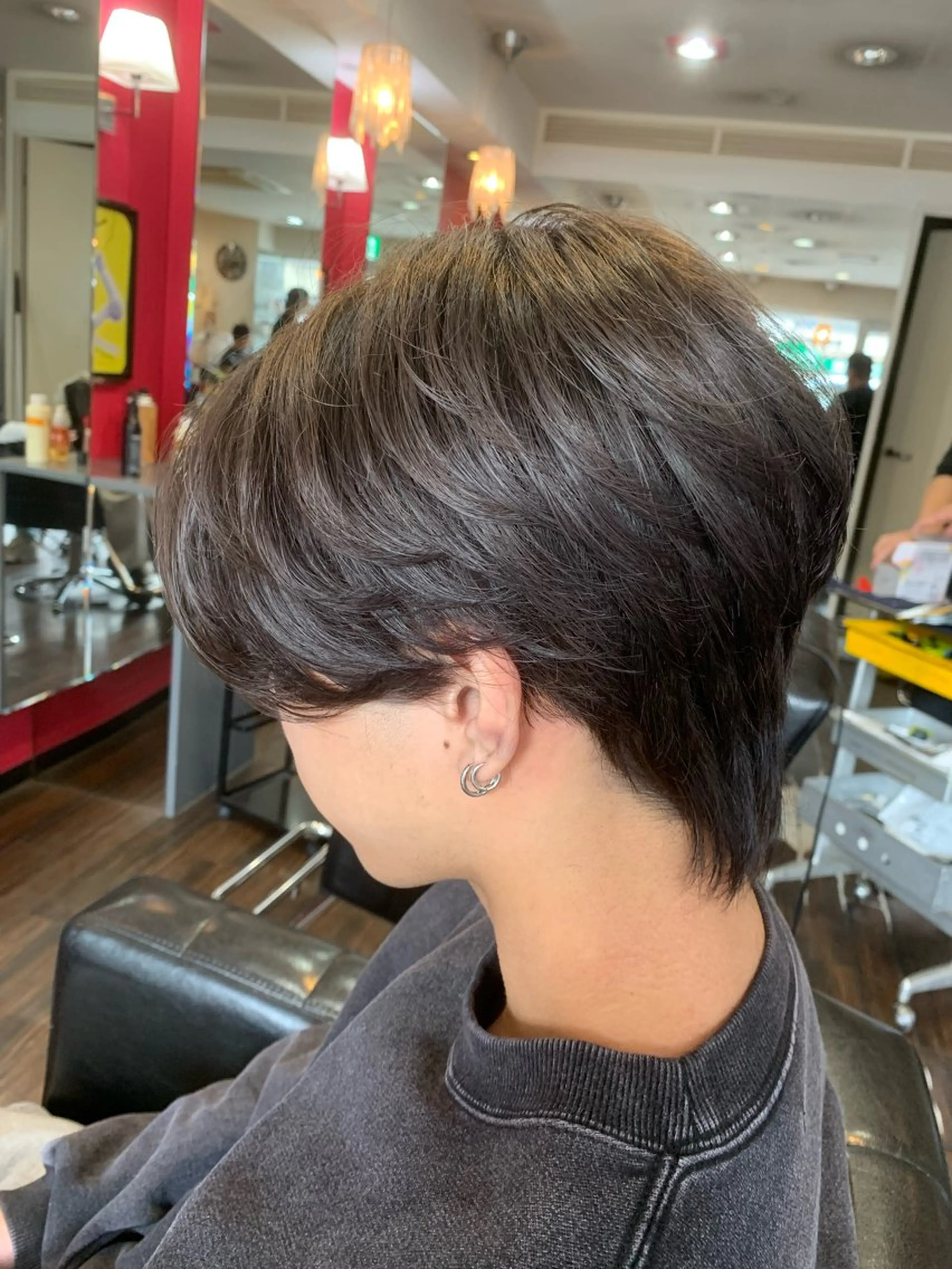 ショート カラー アッシュ ブラウンカラー ダブルカラー ハイトーンカラー ウルフカット カット ヘアカラー 西尾 太郎のヘアスタイル