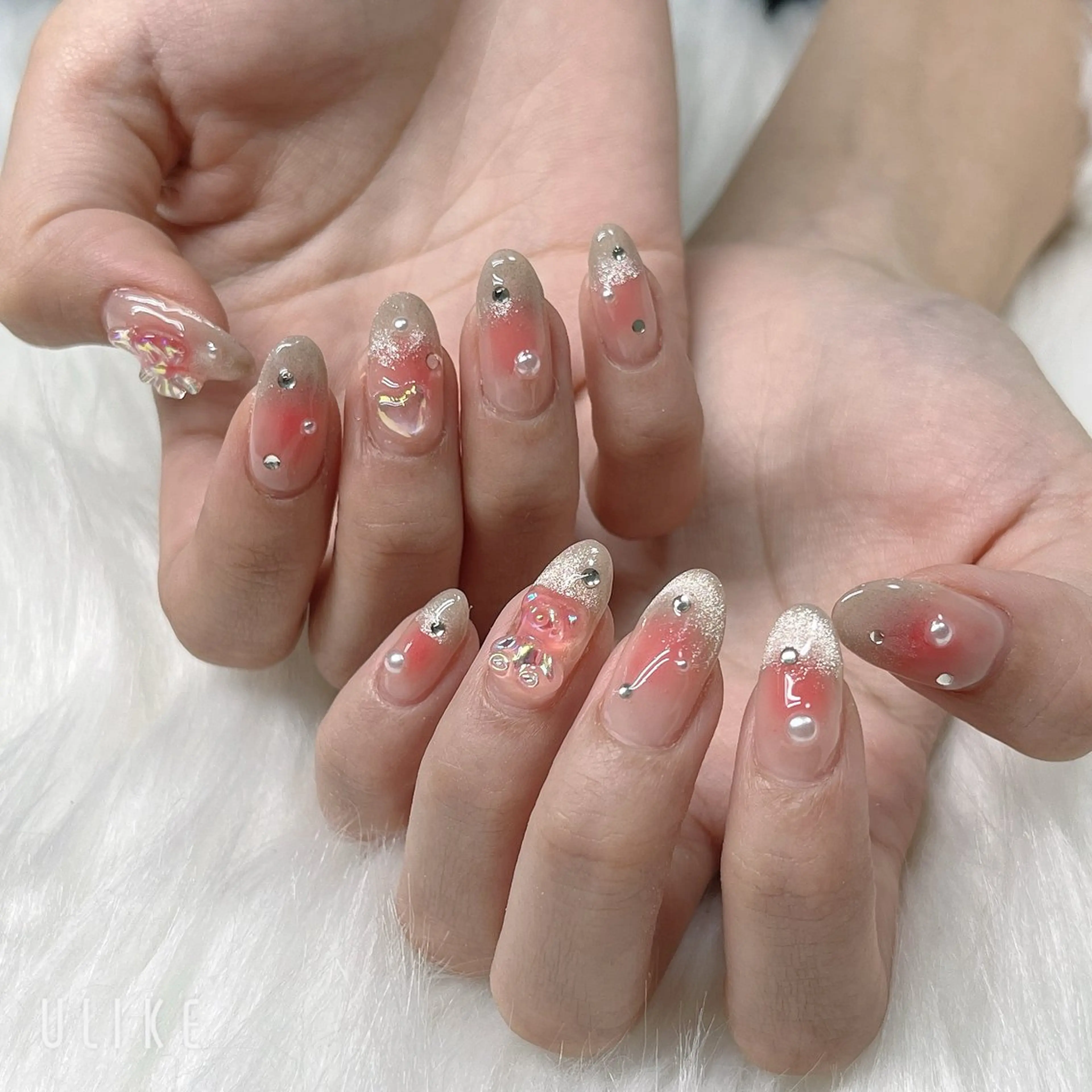 ネイル アートネイル キラキラネイル 韓国ネイル ラメ(グリッター) ロングネイル ハンドネイル 🐕‍🦺Yappy 💗A-tanのネイルデザイン