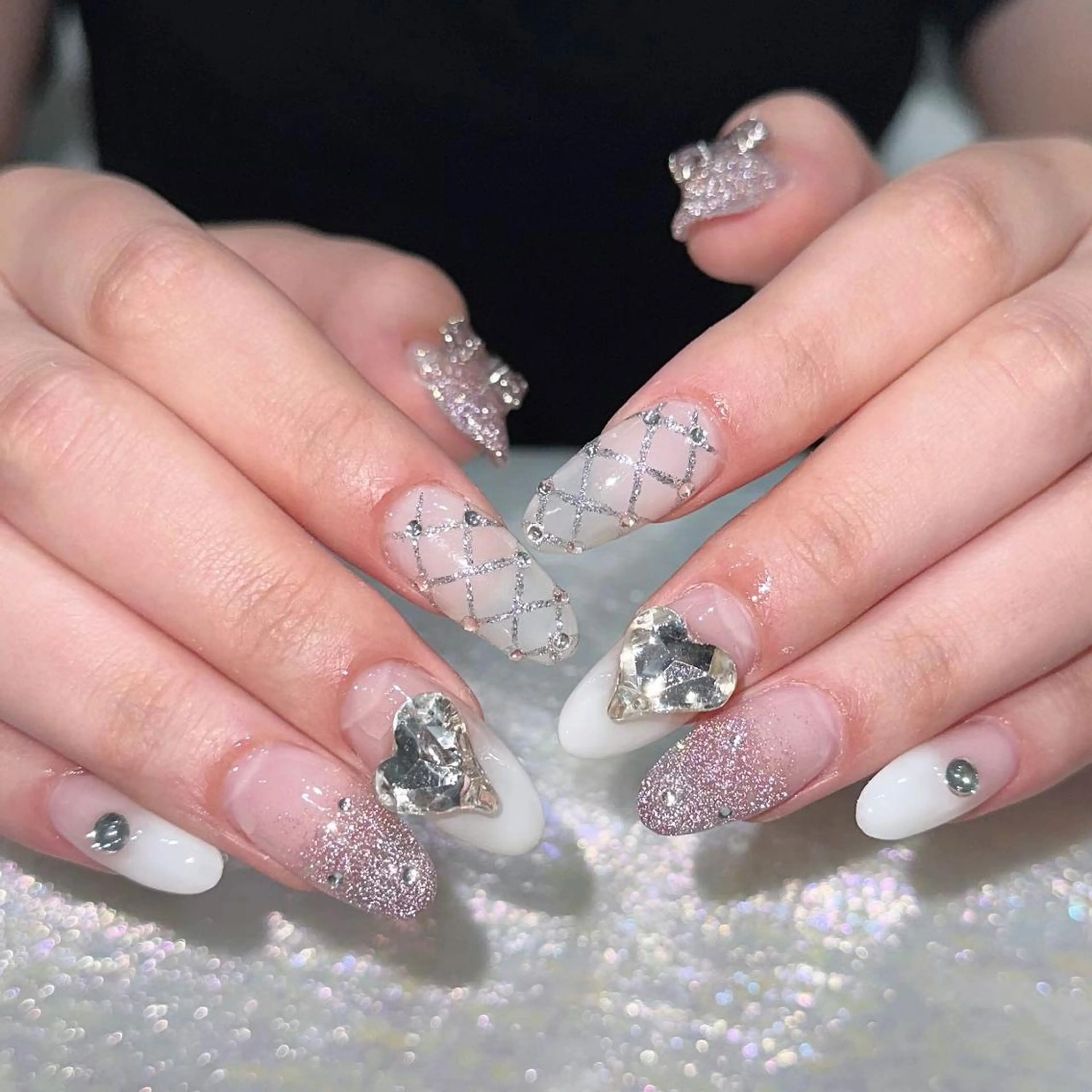 ネイル アートネイル 長さ出し ネイルチップ Queens momoのネイルデザイン