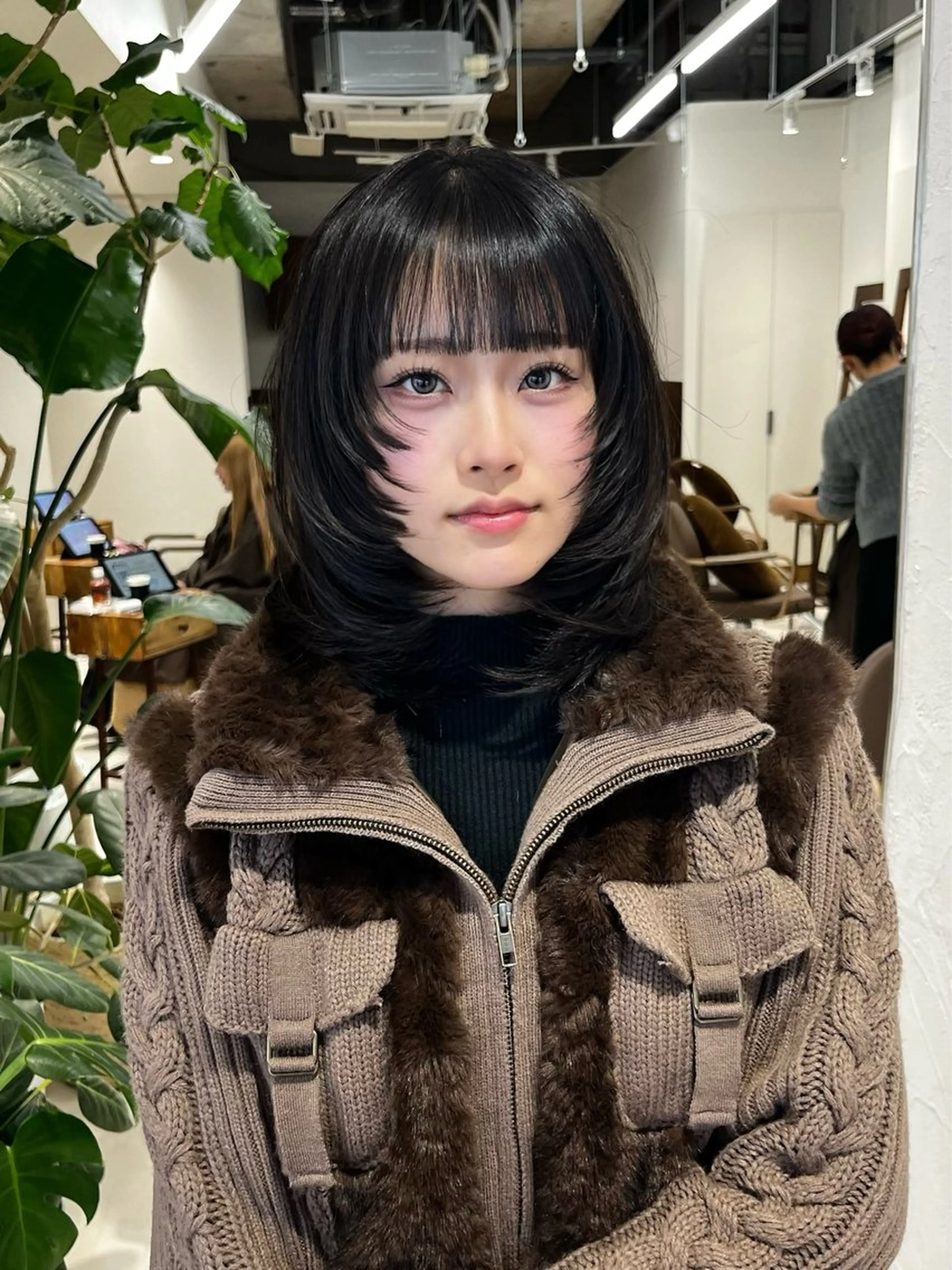 ミディアム レイヤーカット カット トリートメント レイヤーカット/ブラ ウンカラー/河野凜のヘアスタイル