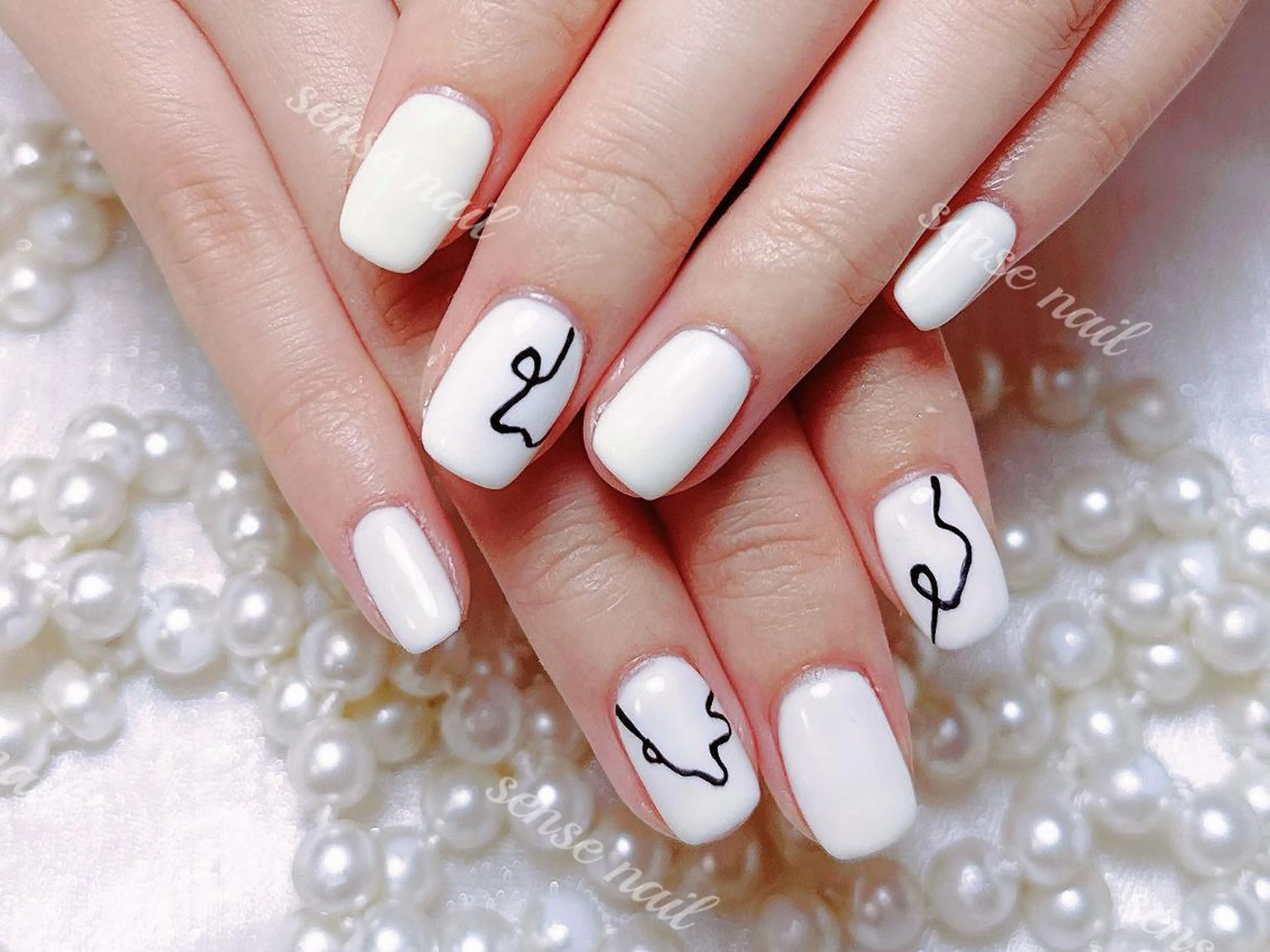 ネイル Queening 🦋のネイルデザイン