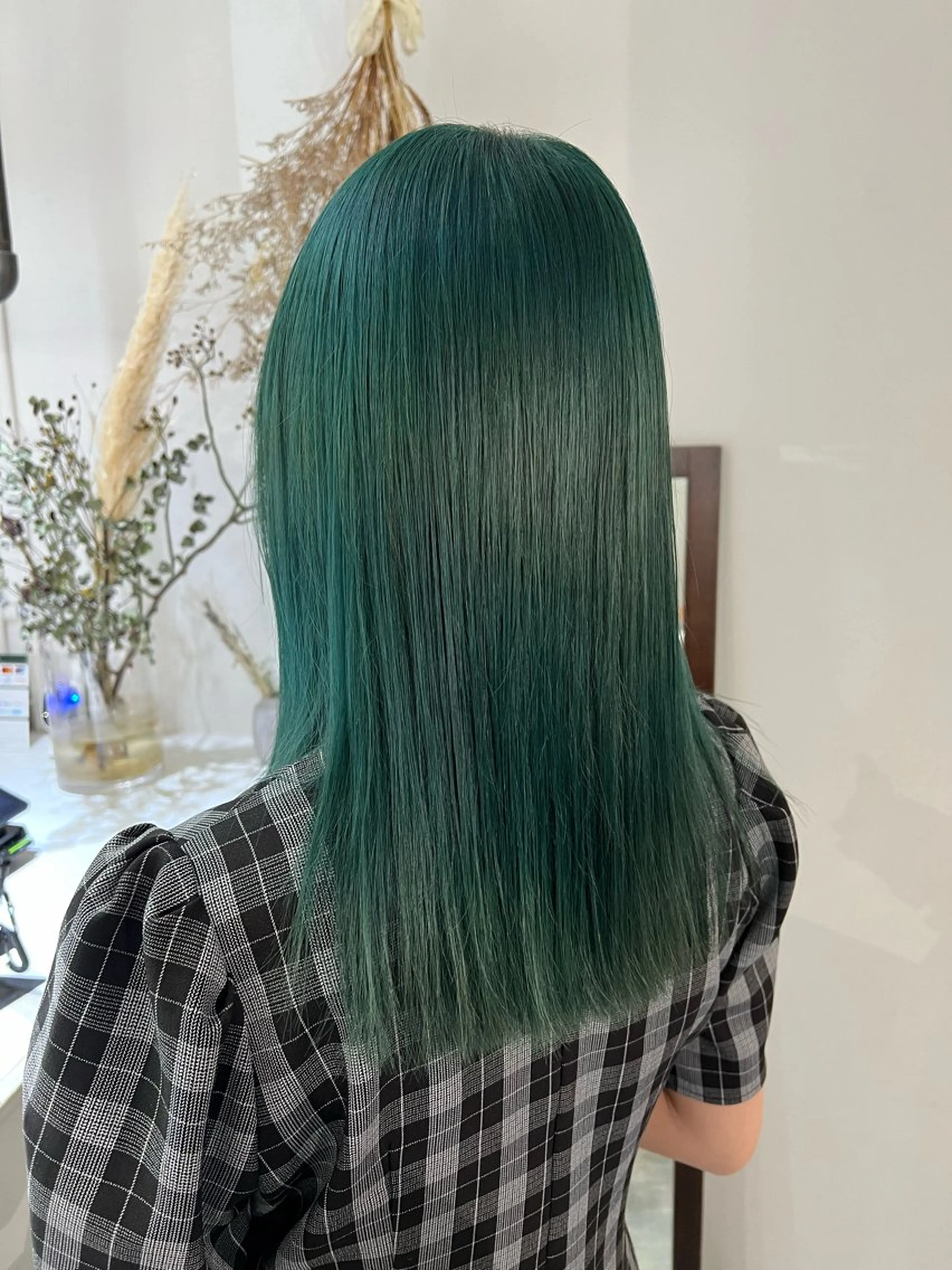 セミロング カラー ケアブリーチ/ili 村上佳那多のヘアスタイル