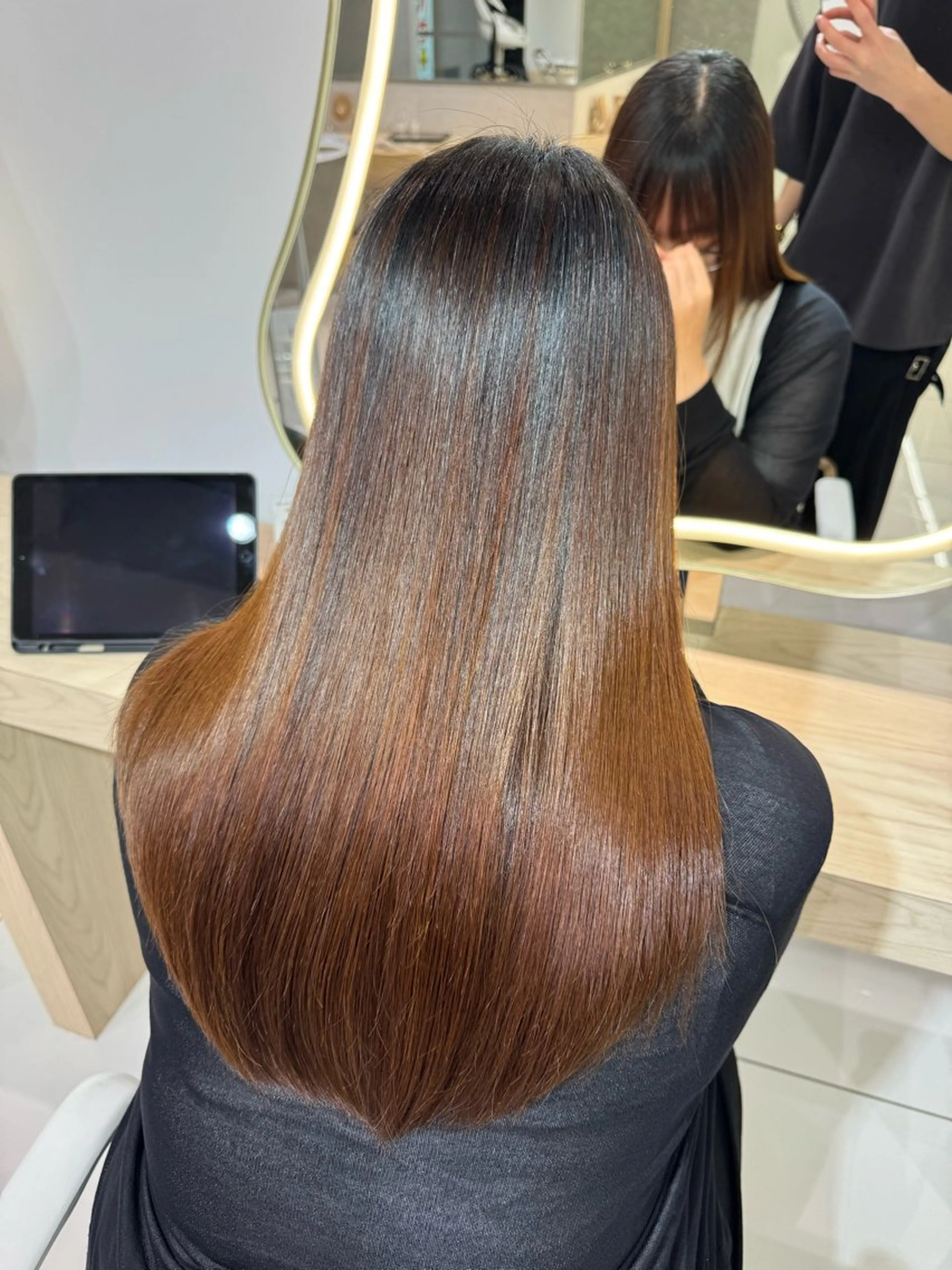 ロング パーマ 韓国レイヤー/ 顔まわり/西野和裕のヘアスタイル