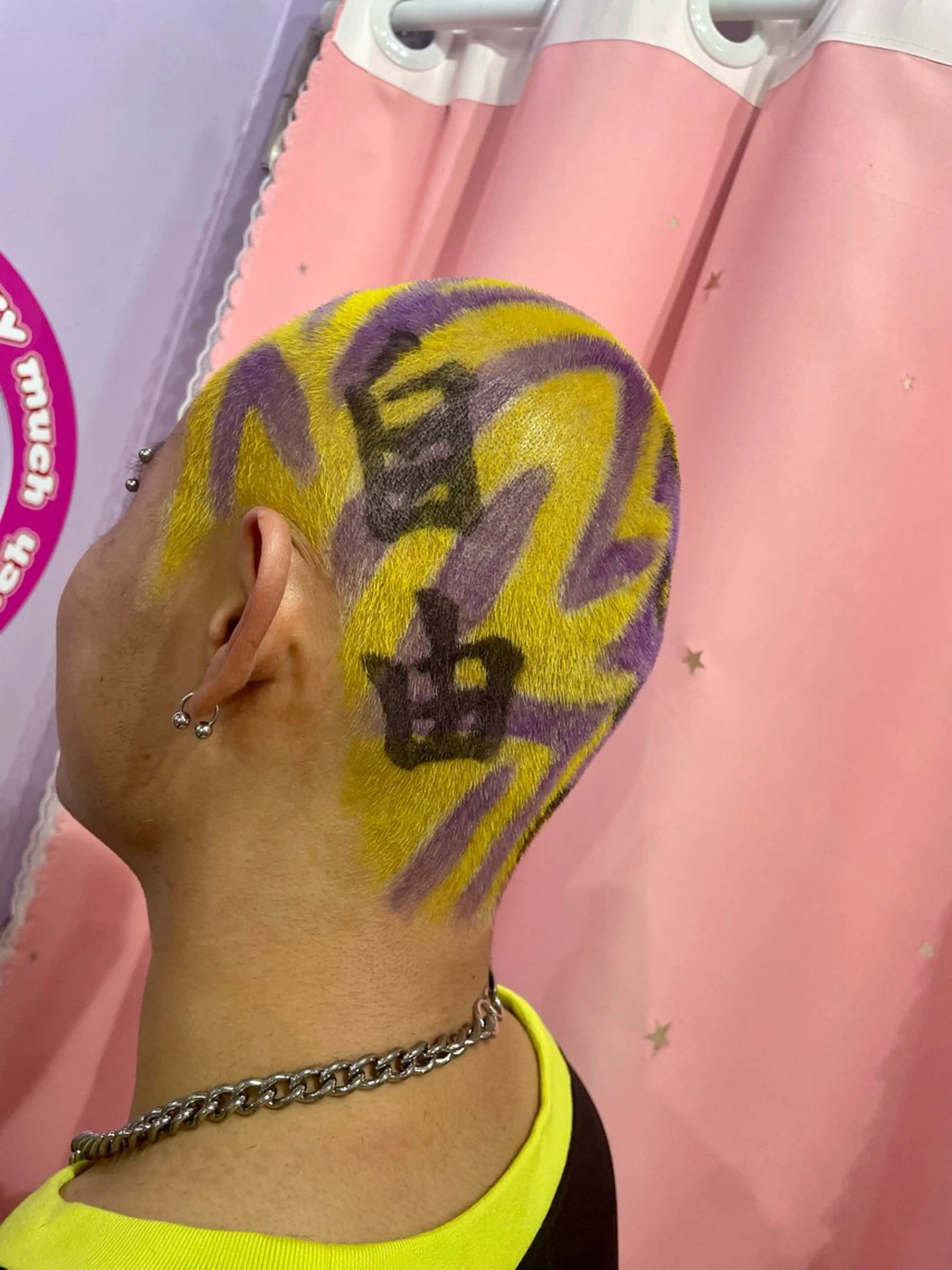 ショート カラー メンズ カット ヘアカラー 👽KINA👽 派手髪🦖💖✨のヘアスタイル