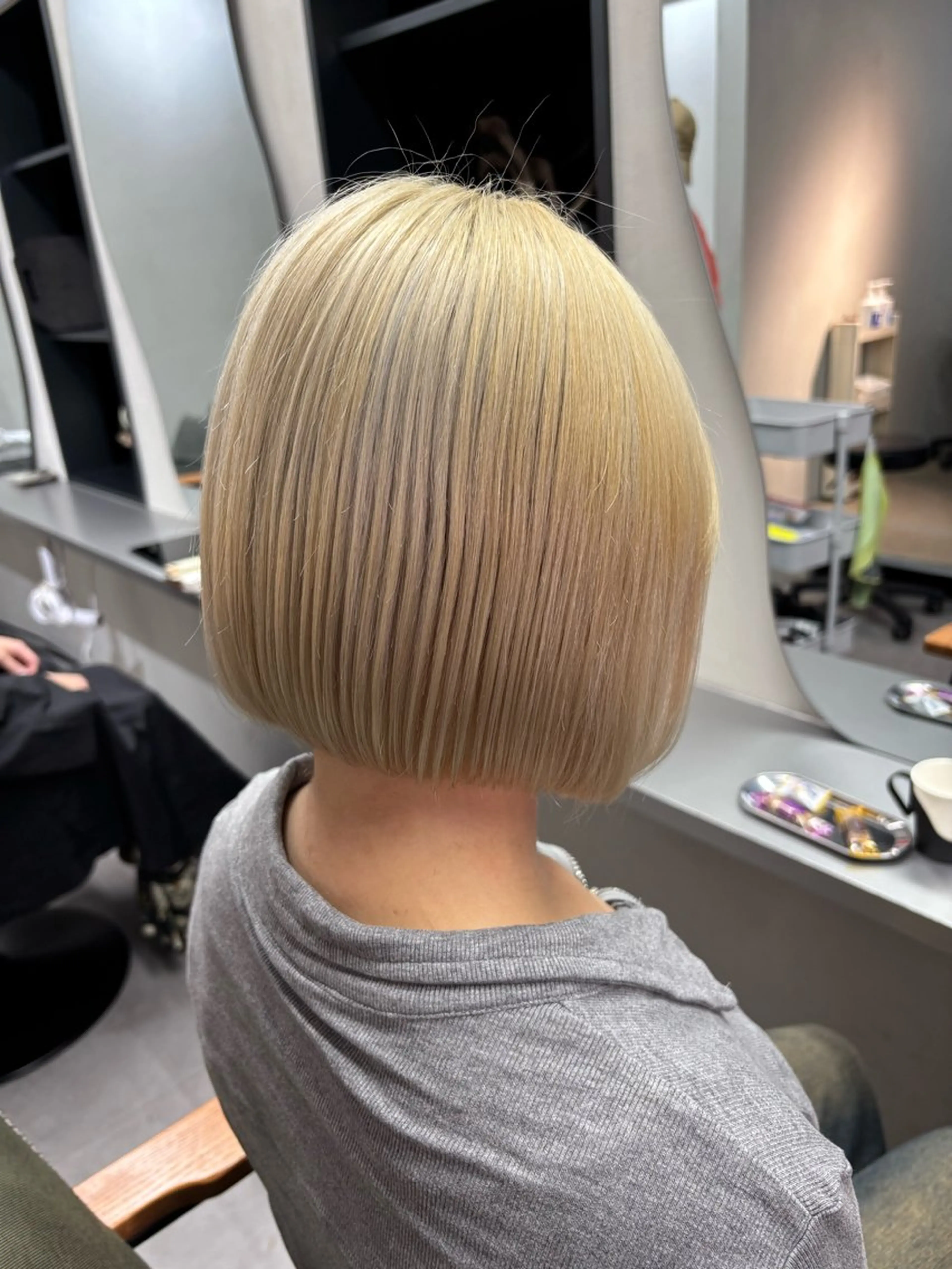 ショート カラー ブロンド ボブ nico 麻生 やまざきれいのヘアスタイル