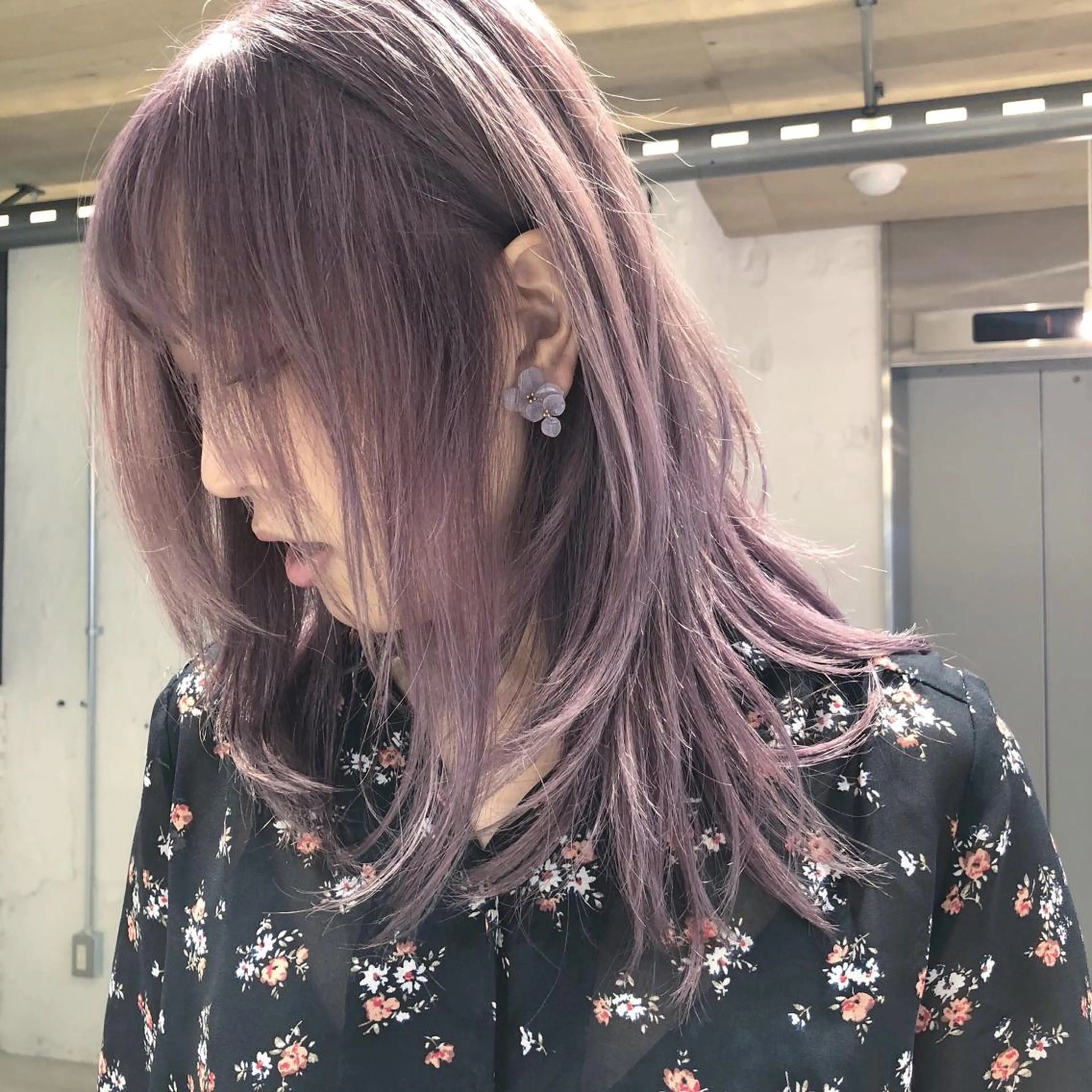 セミロング カラー イルミナカラー ピンクカラー ピンクパープル パープルカラー ORIKA 美容室のヘアスタイル
