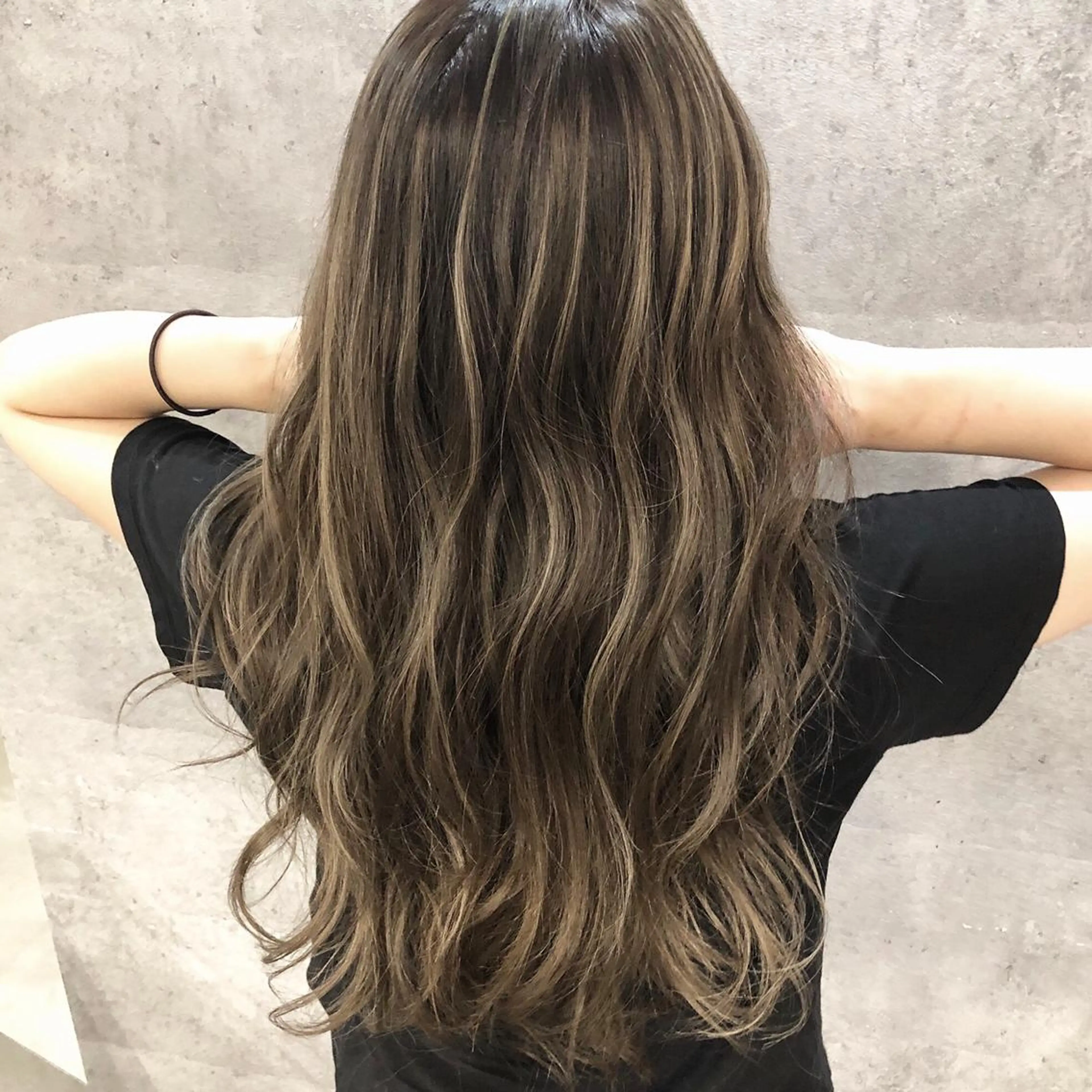 ロング カラー ハイライトカラー ハイライト ✨MiL✨ ✨心斎橋✨のヘアスタイル