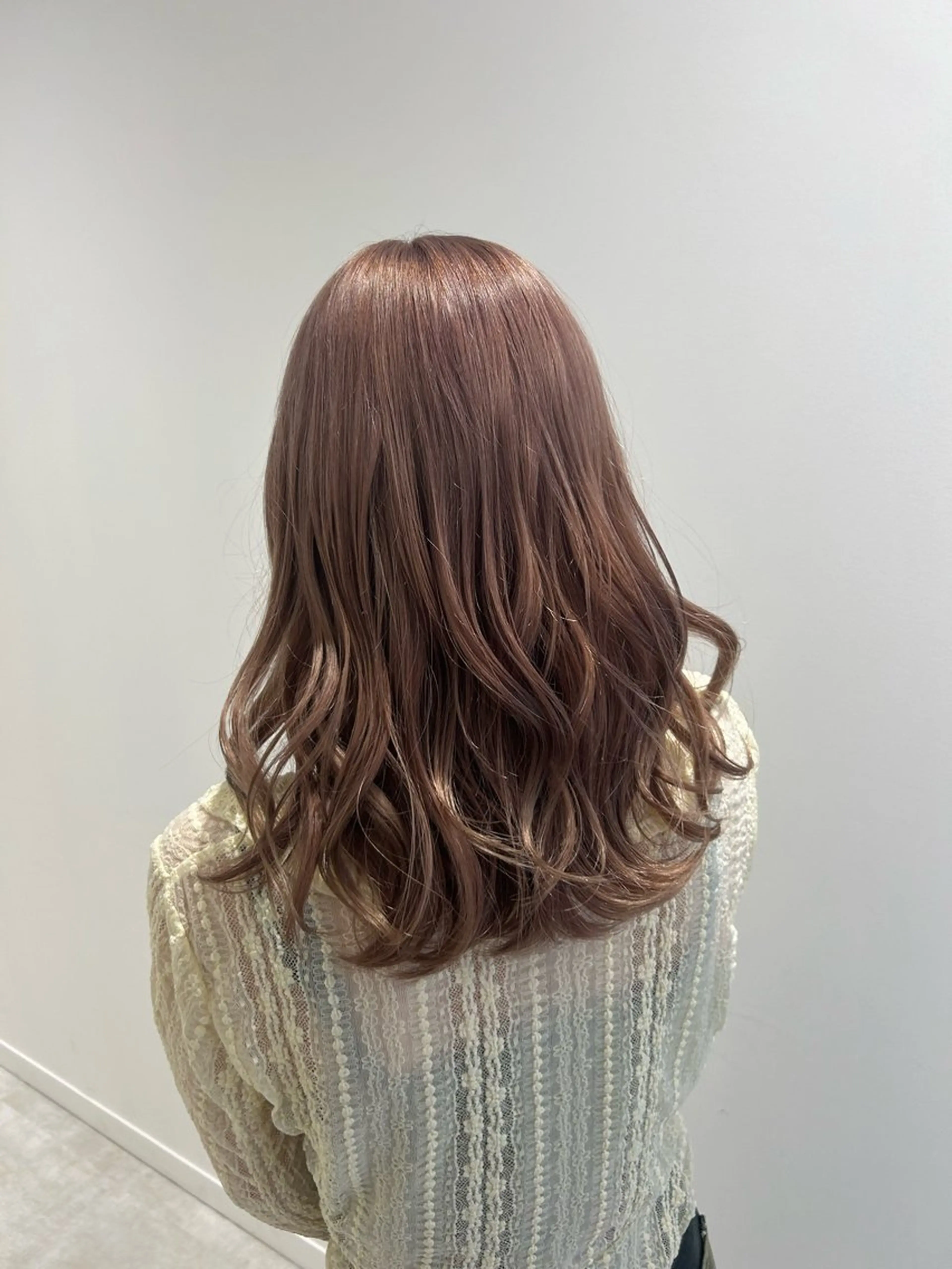 セミロング カラー ベージュカラー ピンクカラー ピンクベージュ 透明感ハイトーン特化 /ケアブリーチ/莉駒のヘアスタイル