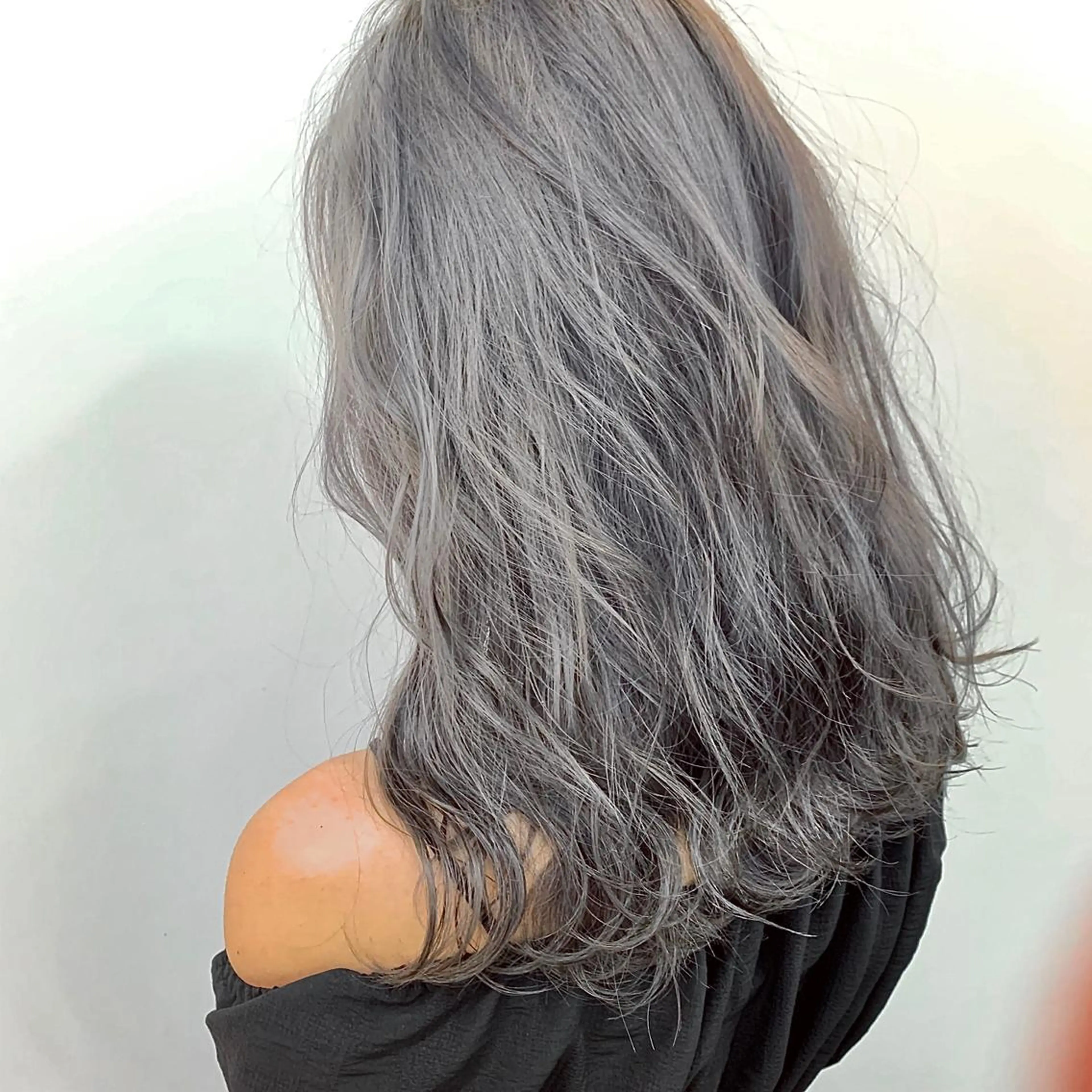 ミディアム カラー ☘️ブリーチ/ハイト ーン/レイヤー/のヘアスタイル