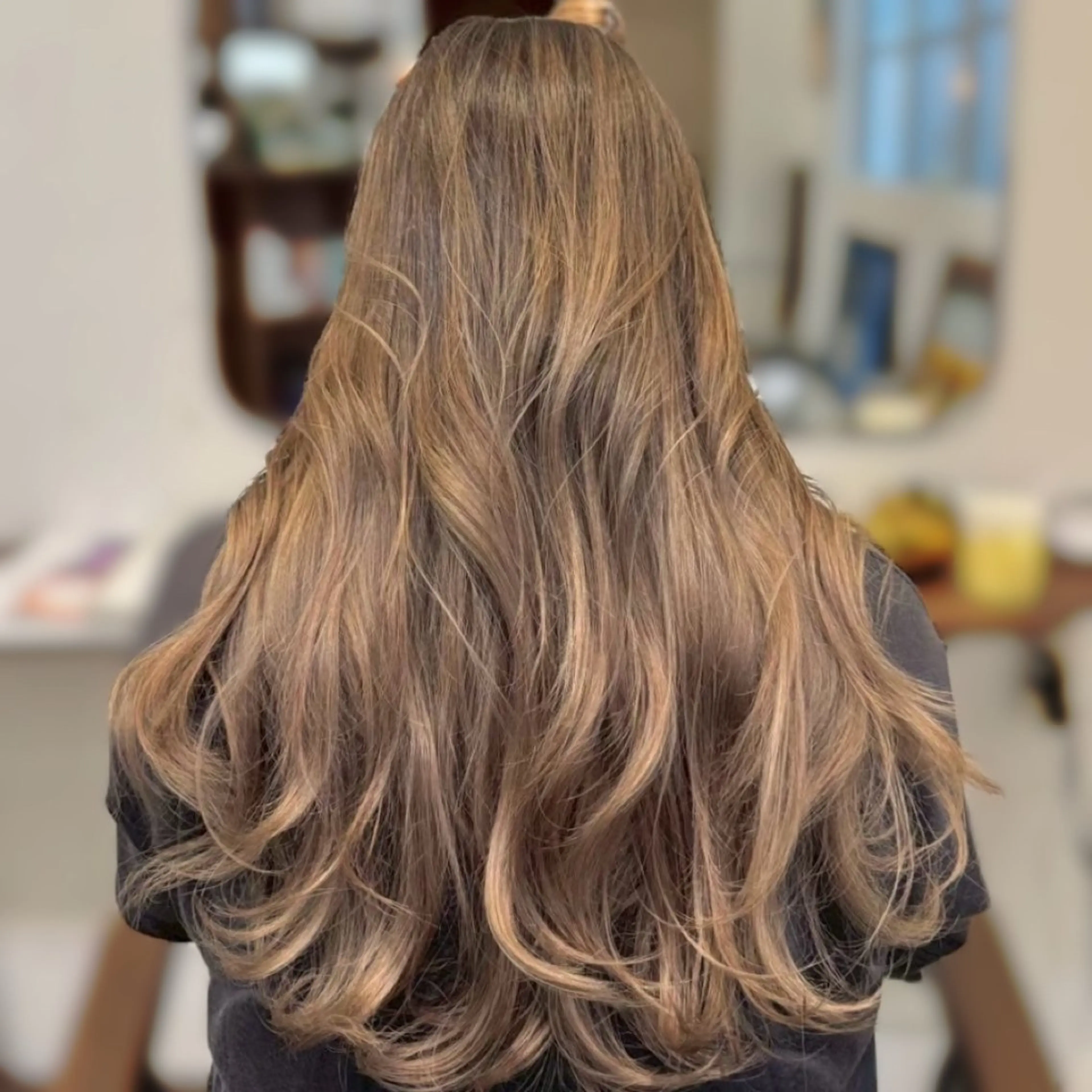 ロング 坂本 璃里杏のヘアスタイル