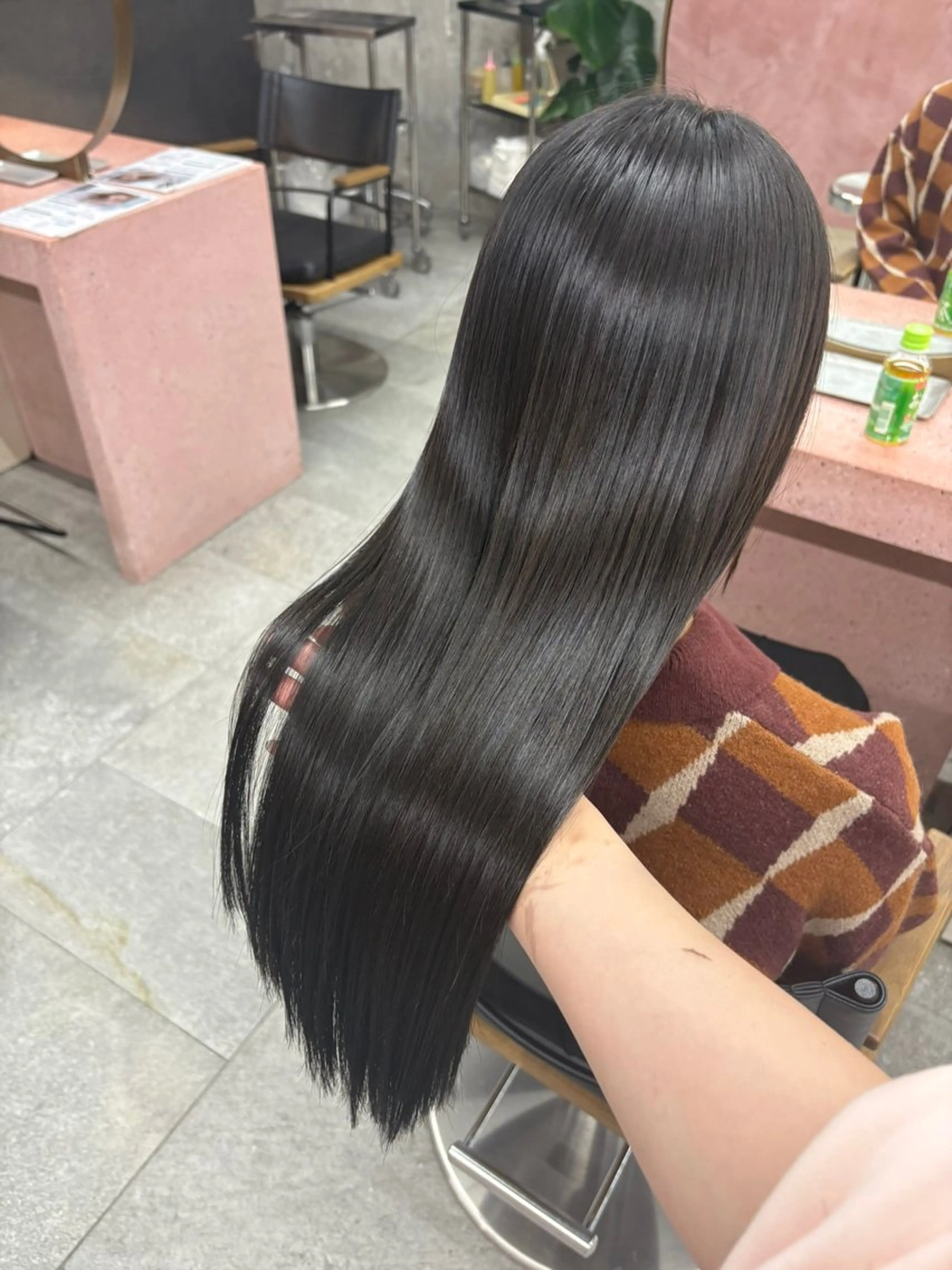 ロング カット ヘアカラー 縮毛矯正 鈴木瑛里／ブロンド ベージュ／男女のヘアスタイル