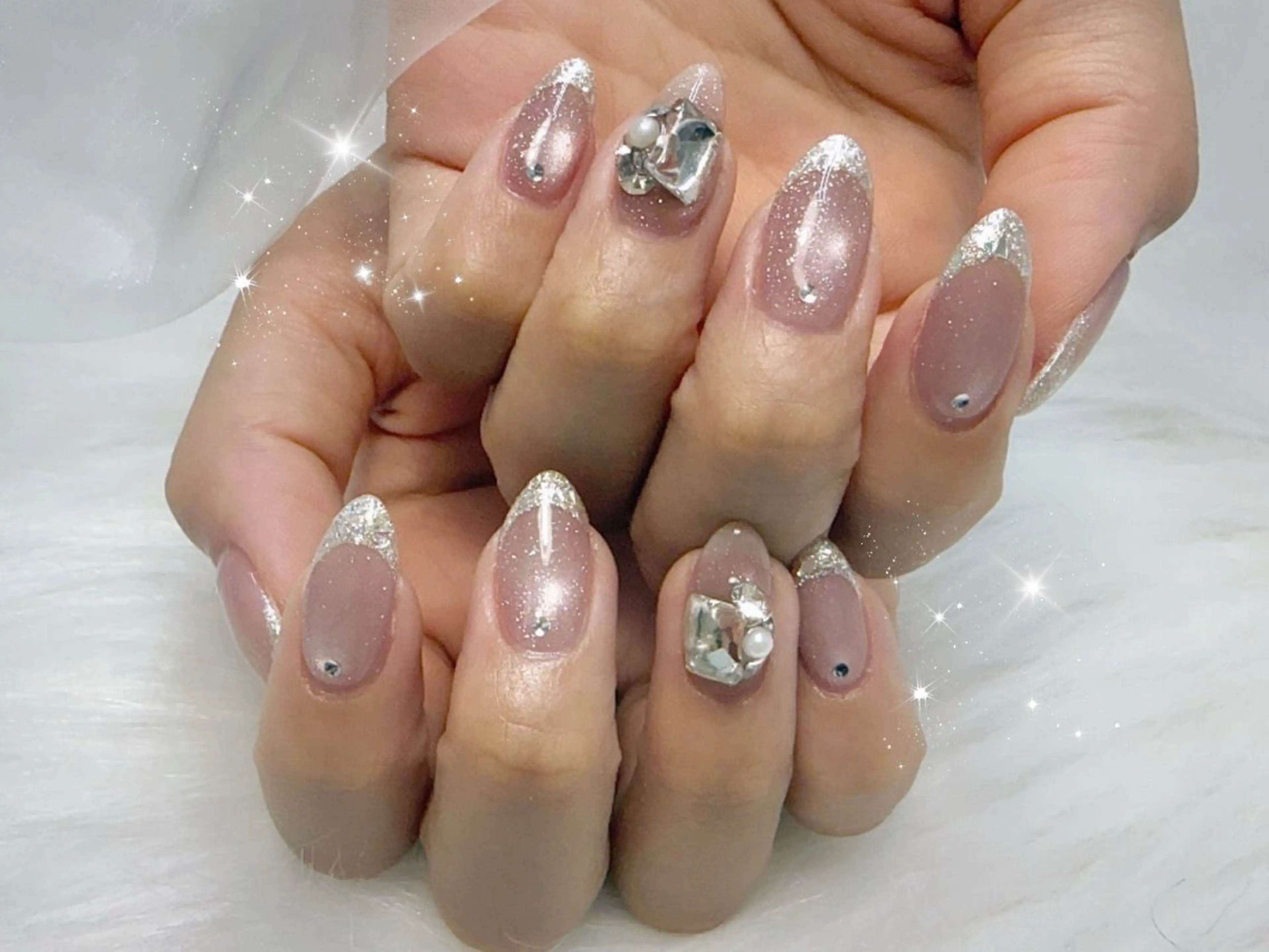 ミディアム ハンドネイル Lili Nail Studio西荻窪店のネイルデザイン