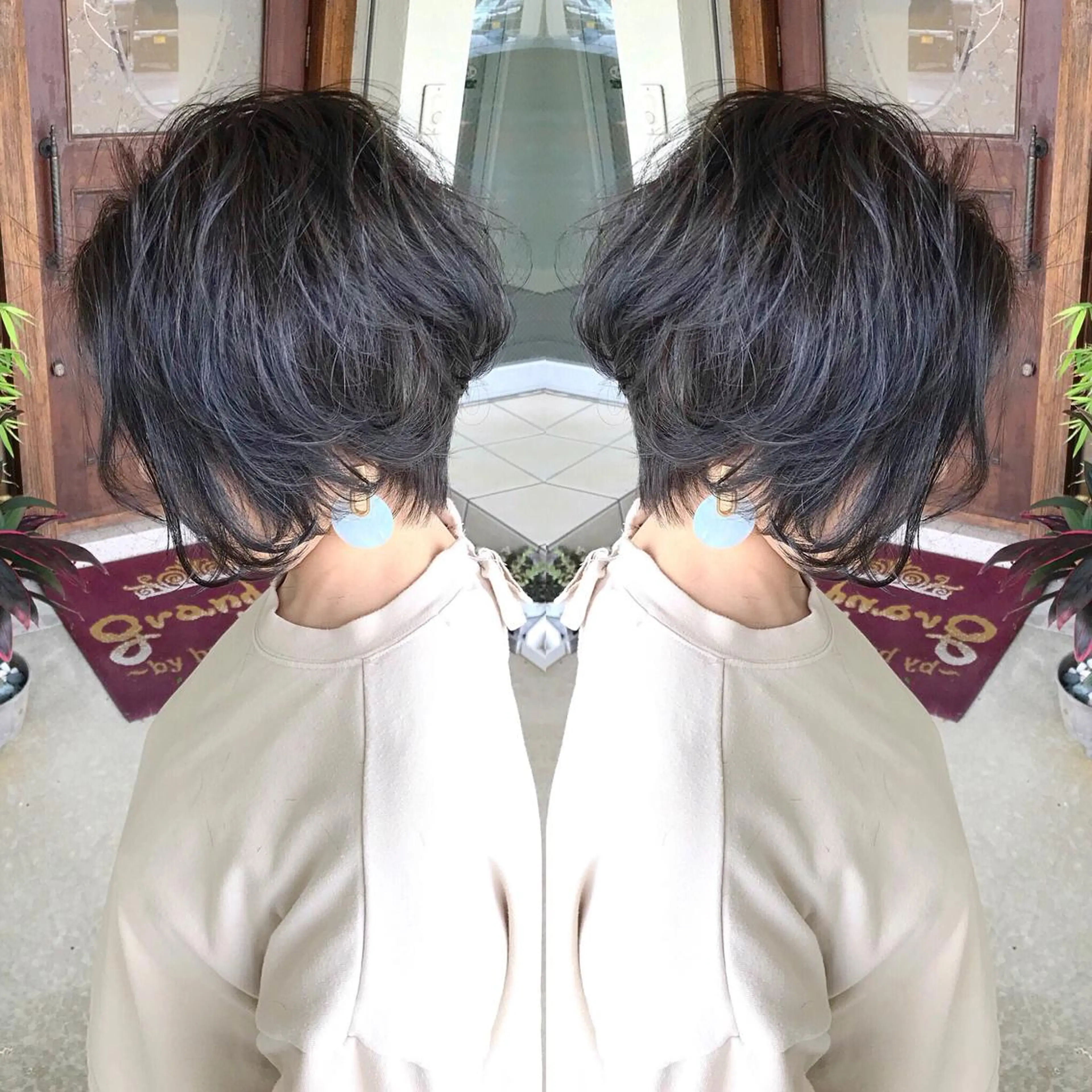 ショート カラー グレージュ ネイビーカラー grand juteのヘアスタイル