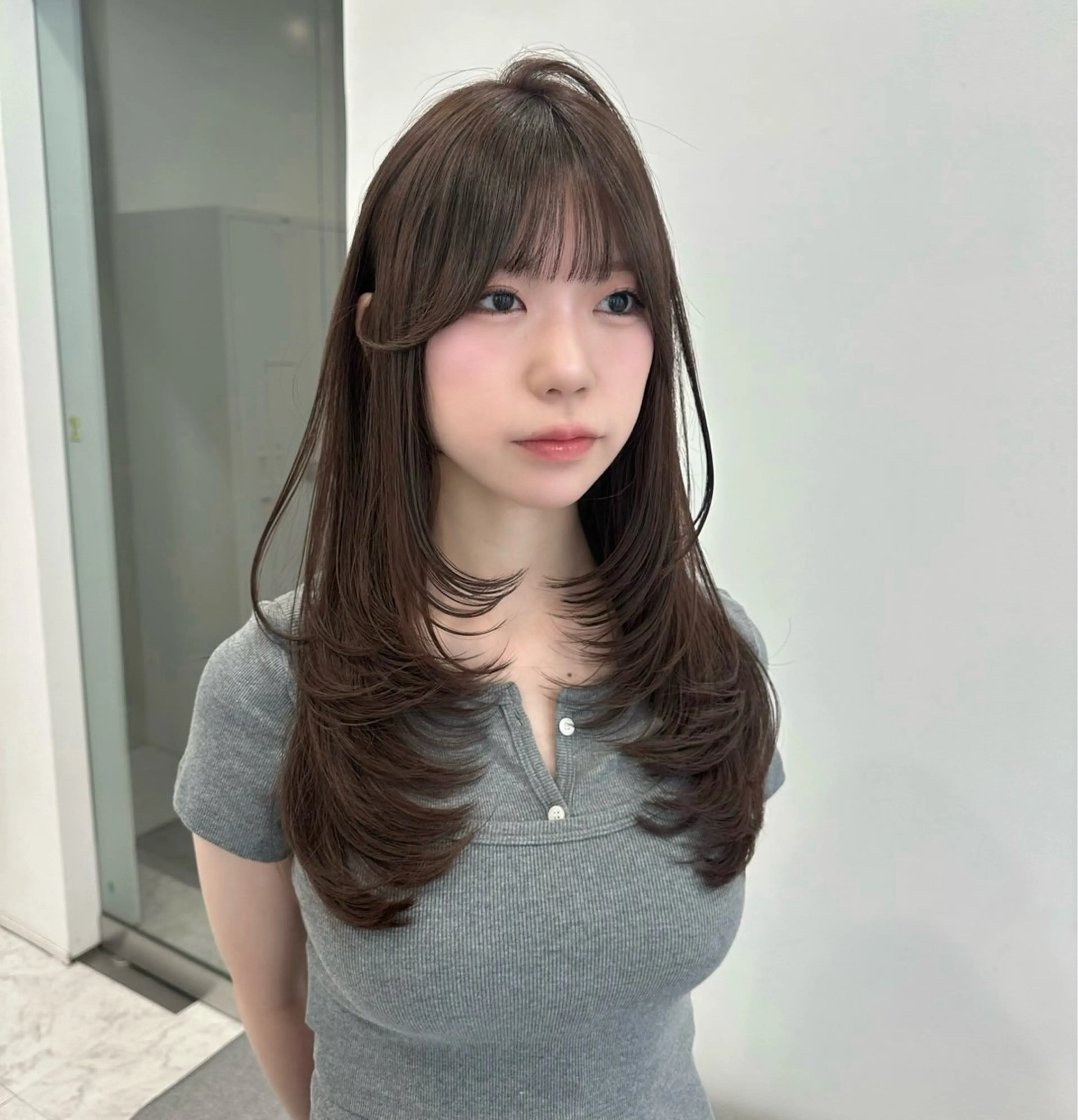 ロング カラー CITY louwe 脇坂彩音のヘアスタイル