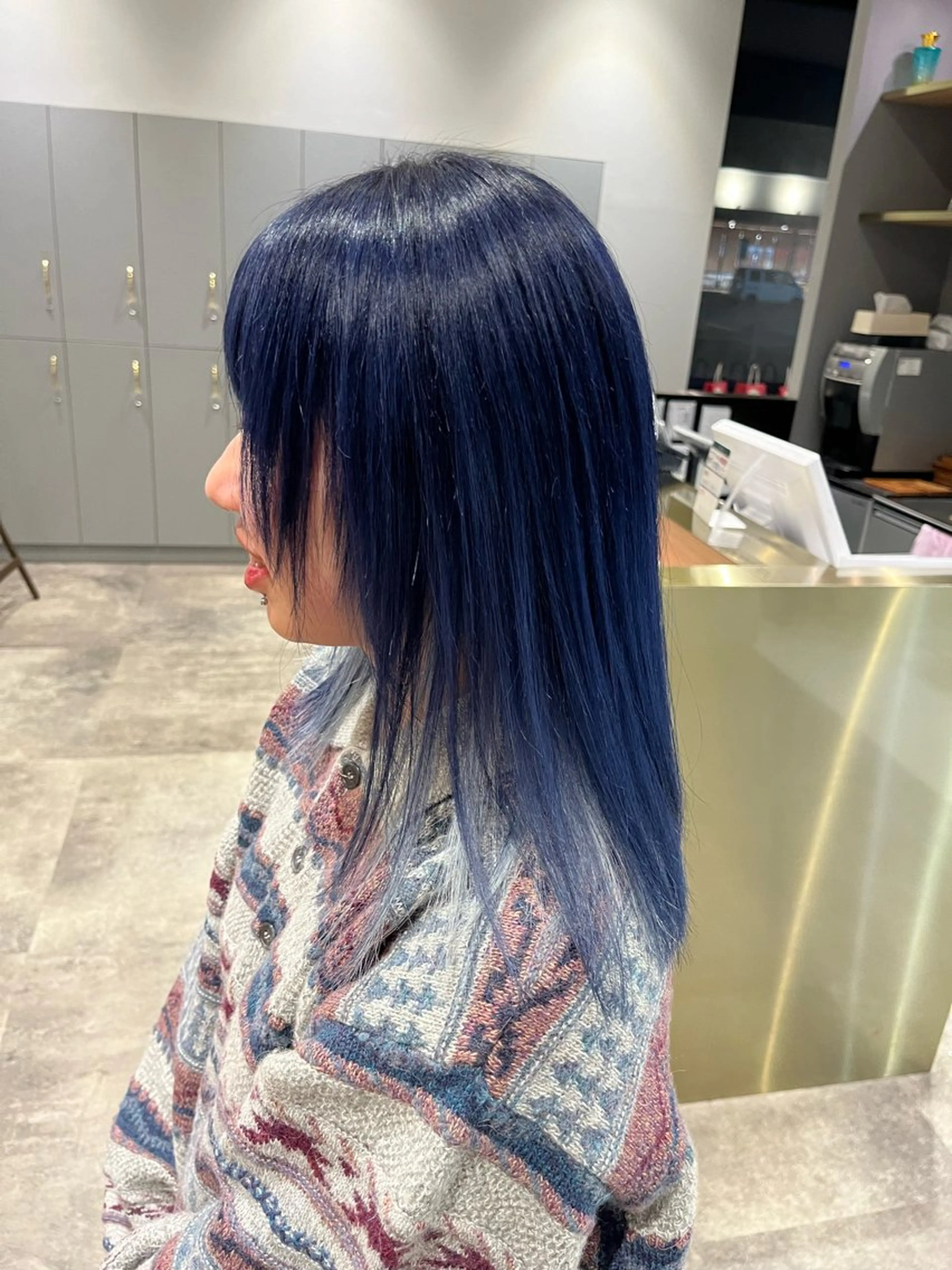 カラー ブルーカラー ネイビーカラー 亀井 菜々花のヘアスタイル