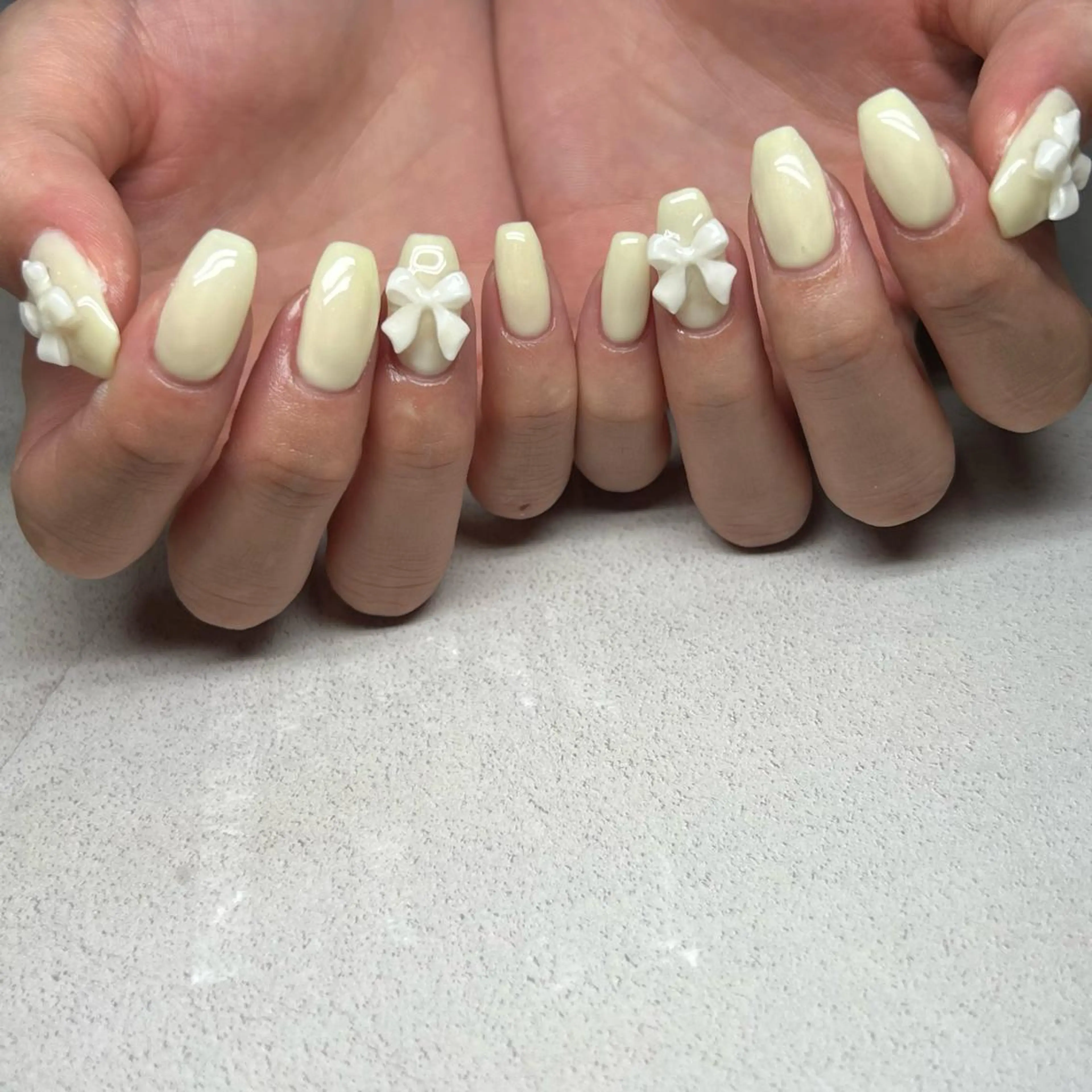 ネイル 黄色 ハンドネイル 𝐫𝐚𝐢 𝐧𝐚𝐢𝐥のネイルデザイン