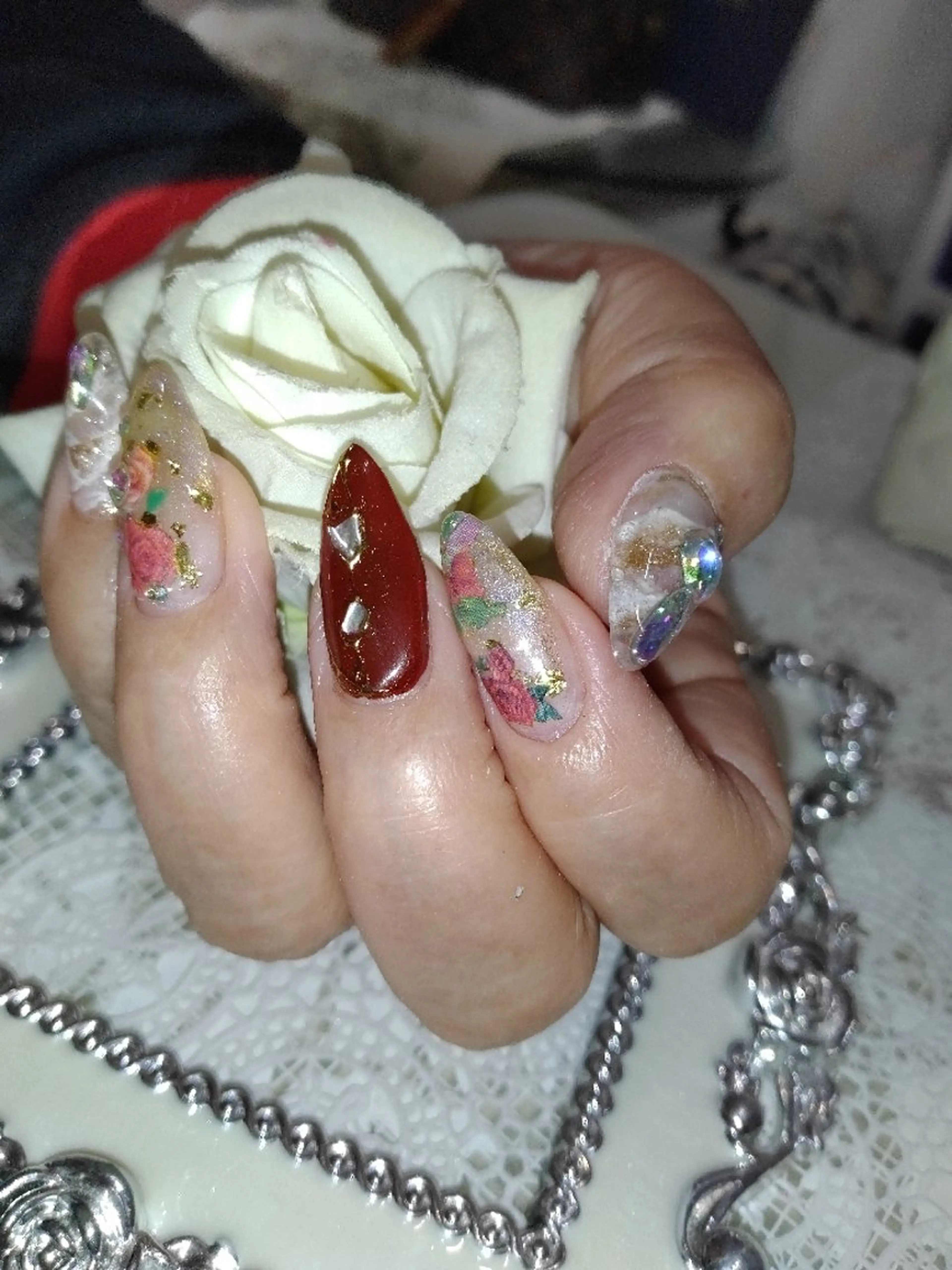 ネイル ハンドネイル エステとネイル ローズコンフォートのネイルデザイン