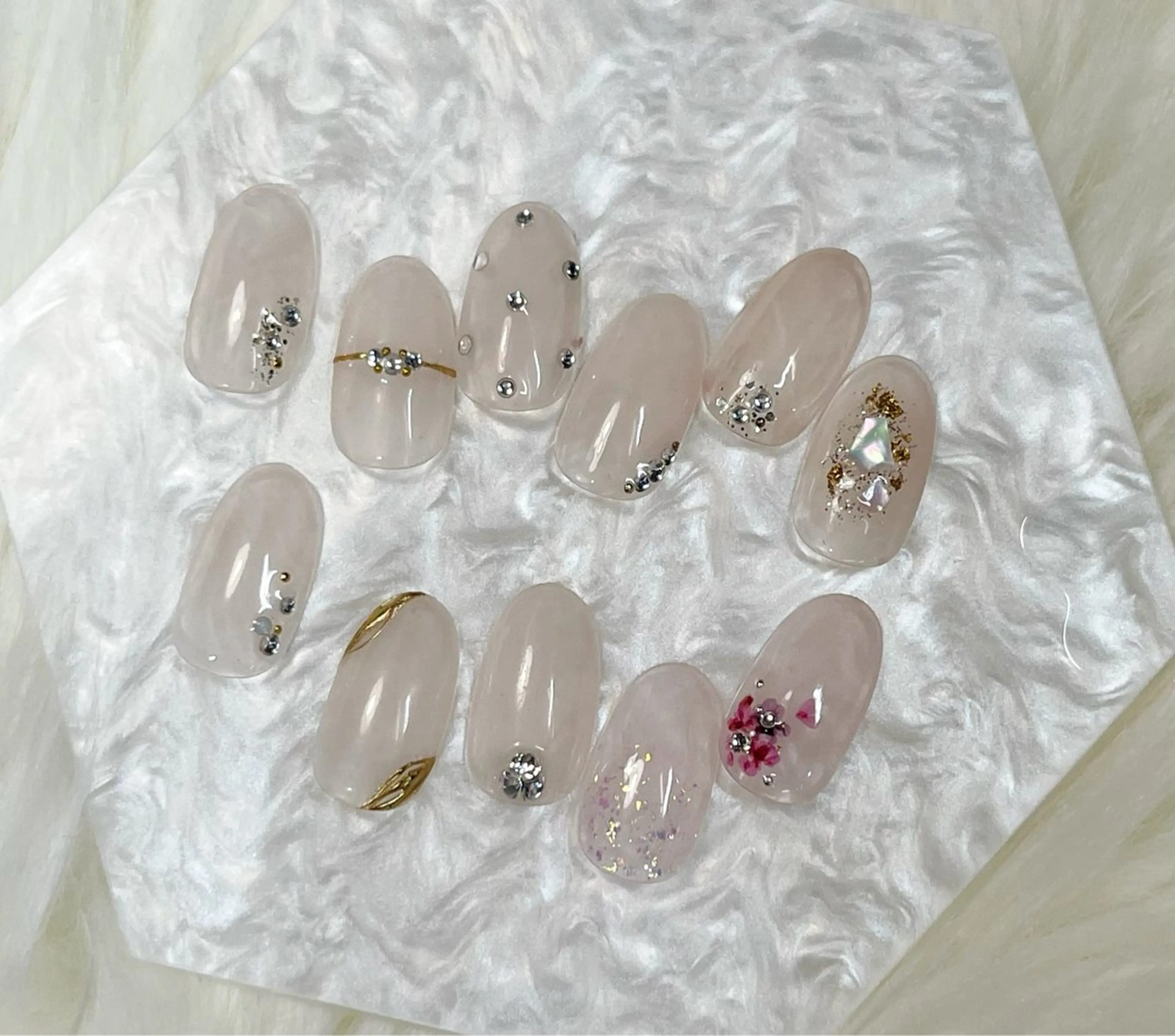 【ジェルオフ有りの方限定】ワンカラー＋シンプルアートの写真