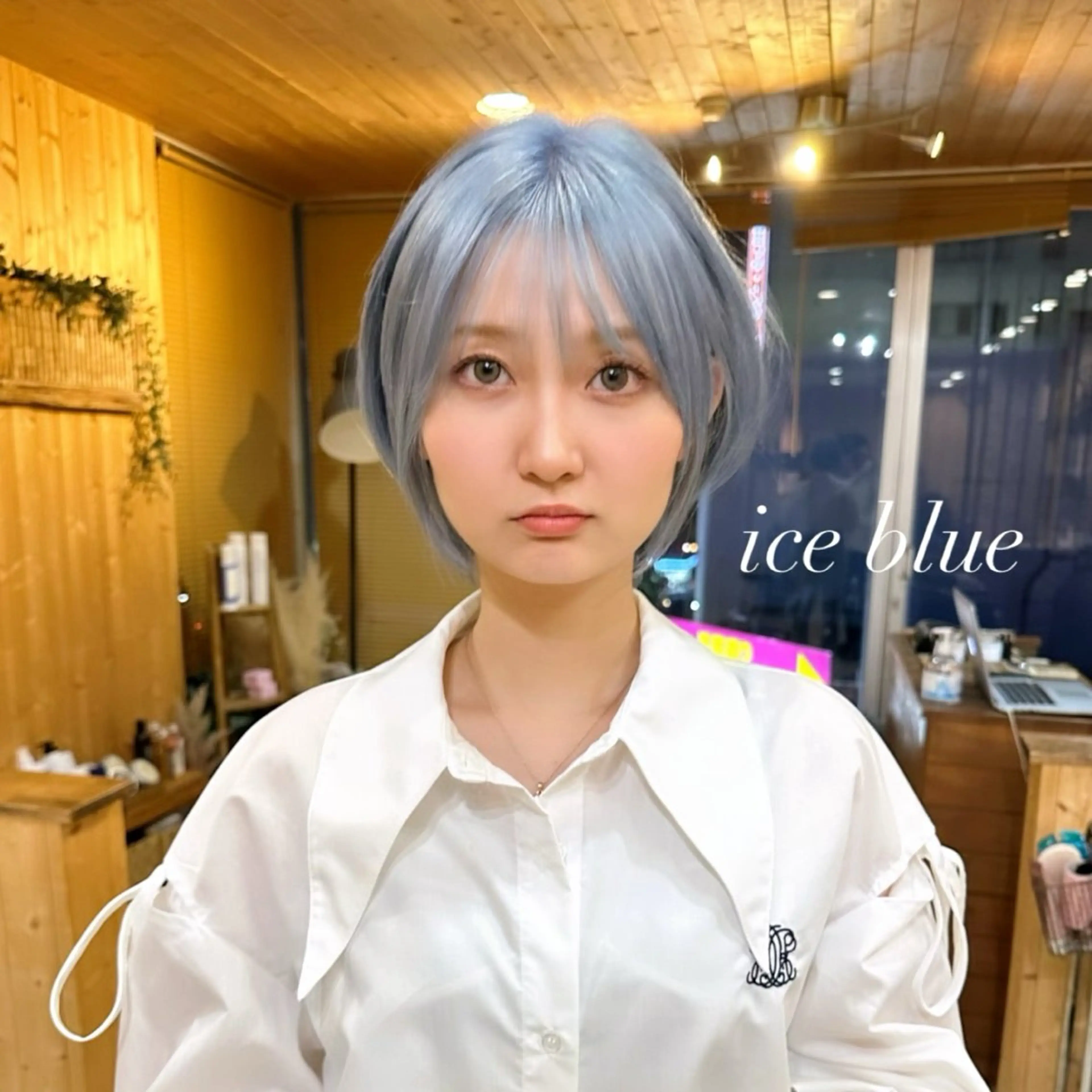 ショート 韓国レイヤー外国人風 透明感カラー髪質改善のヘアスタイル