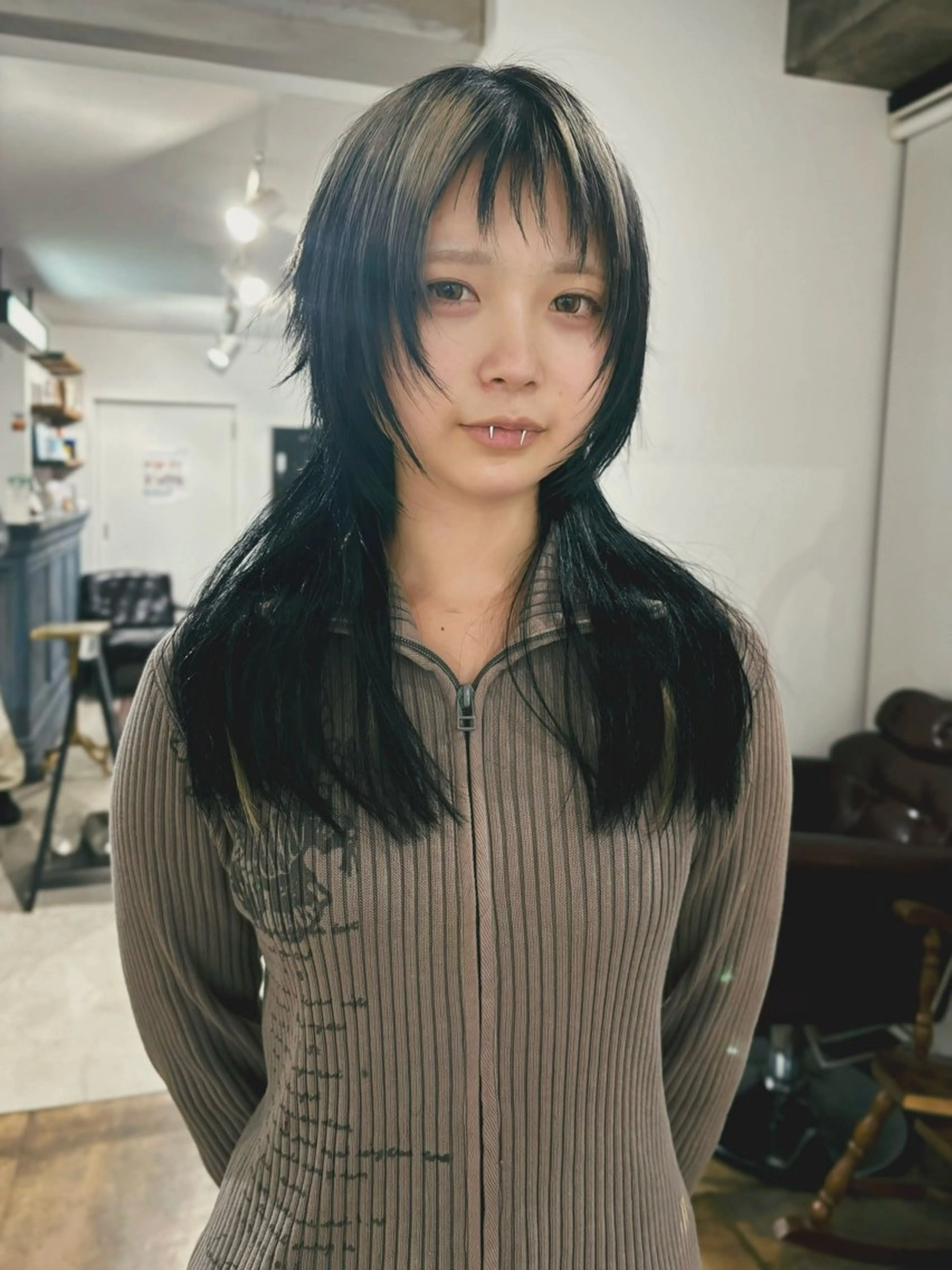 ミディアム カラー ブリーチ 顔周りカット マレットヘア 似合わせカット カット ヘアカラー トリートメント デザインパーマ 藤田和樹のヘアスタイル