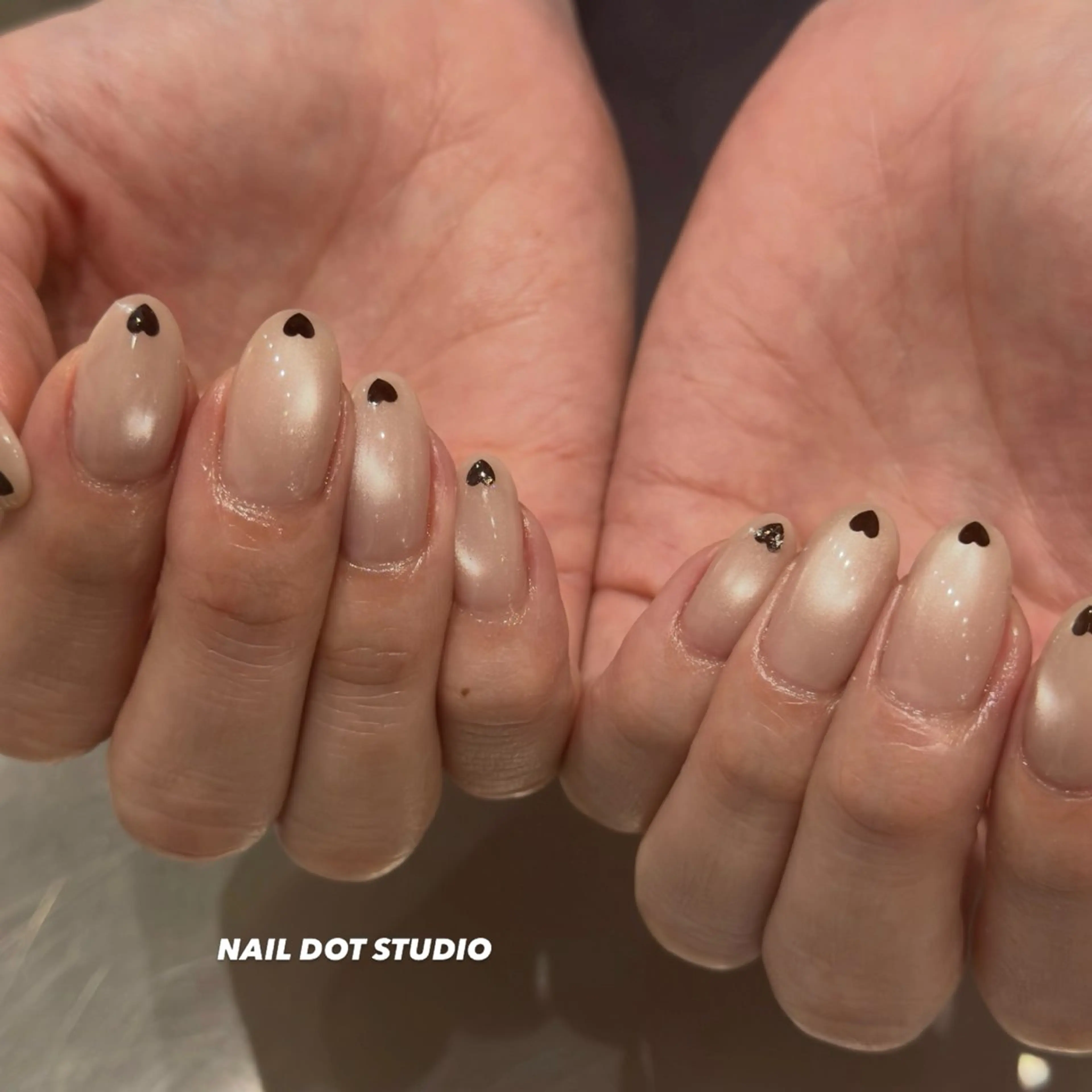 ネイル ハンドネイル NAILDOTSTU DIO SEINAのネイルデザイン